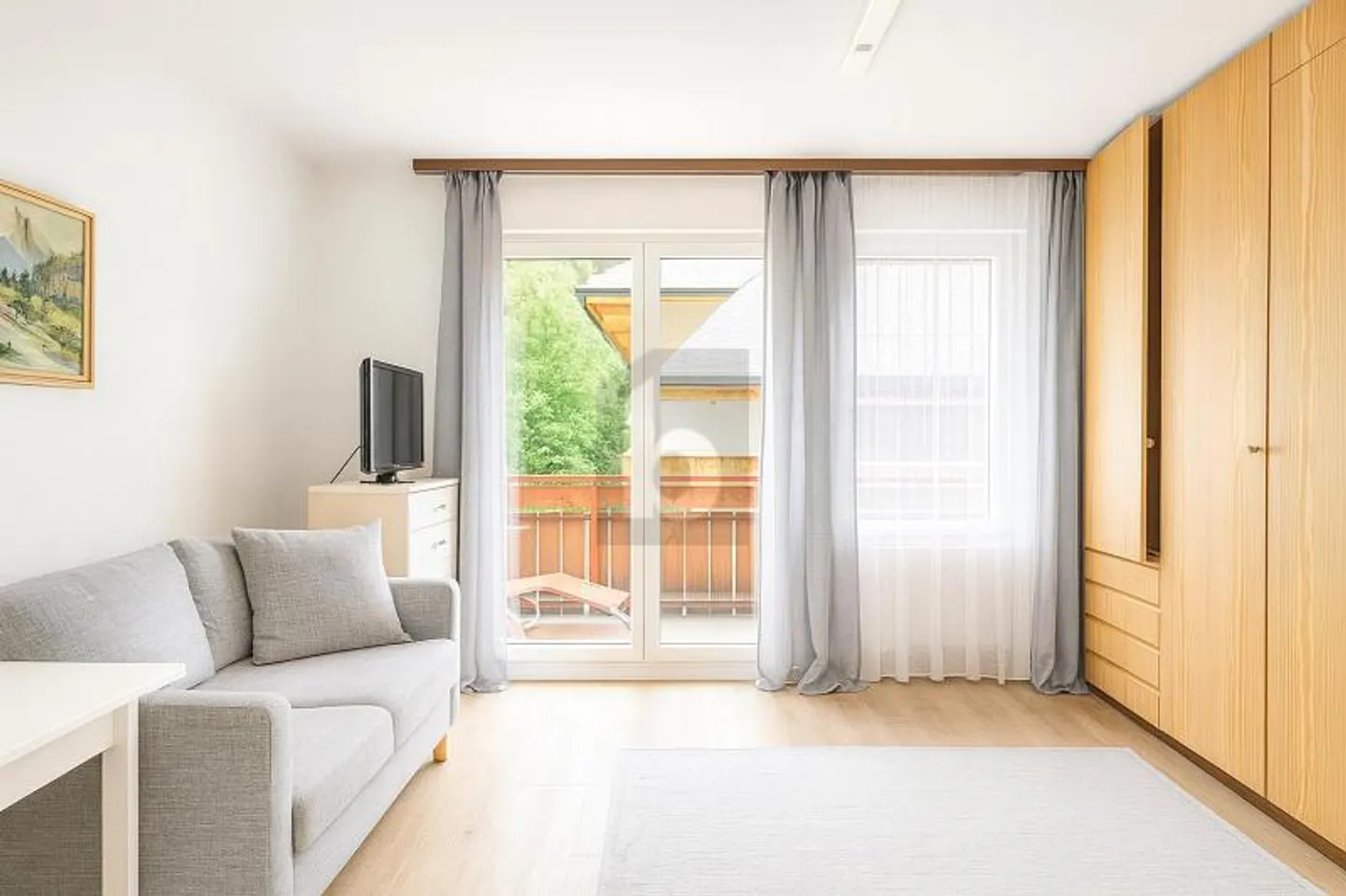 PARFAIT COMME PIED-À-TERRE OU À BUT DE RENDEMENT - Photo 1 of 6