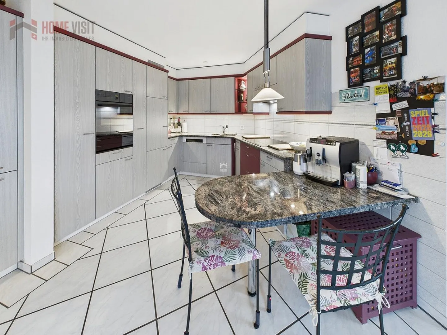 Appartement en duplex de rêve avec charme, confort et vue dégagée - Photo 4 sur 11