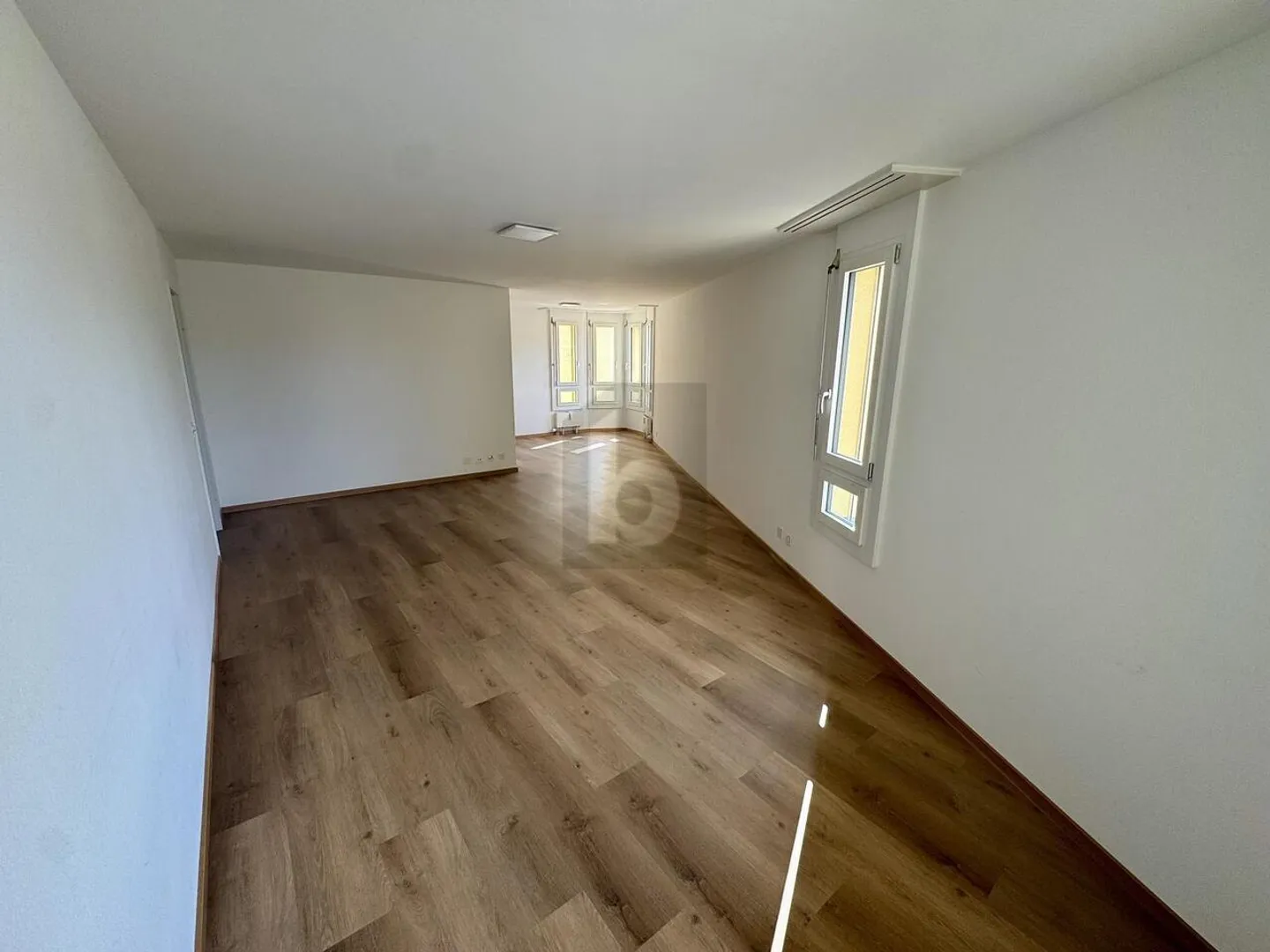 FRESHLY RENOVATED AND FILLED WITH LIGHT! - Photo 4 of 5