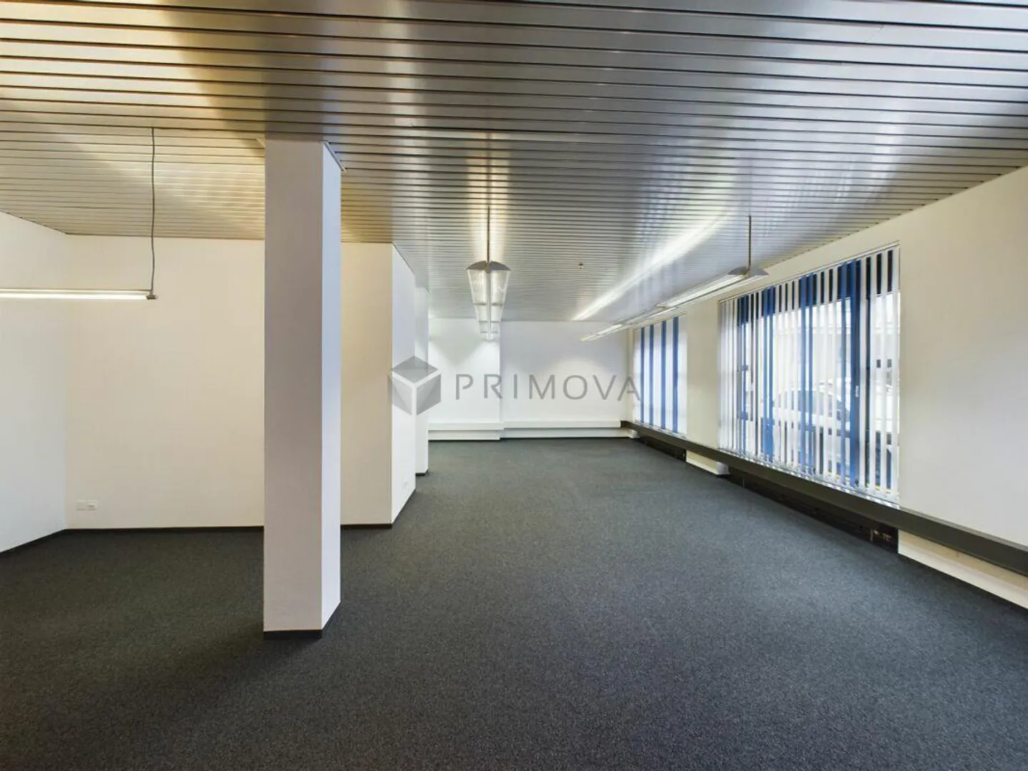 Espace commercial représentatif dans le centre-ville de Flawil - Photo 2 sur 9