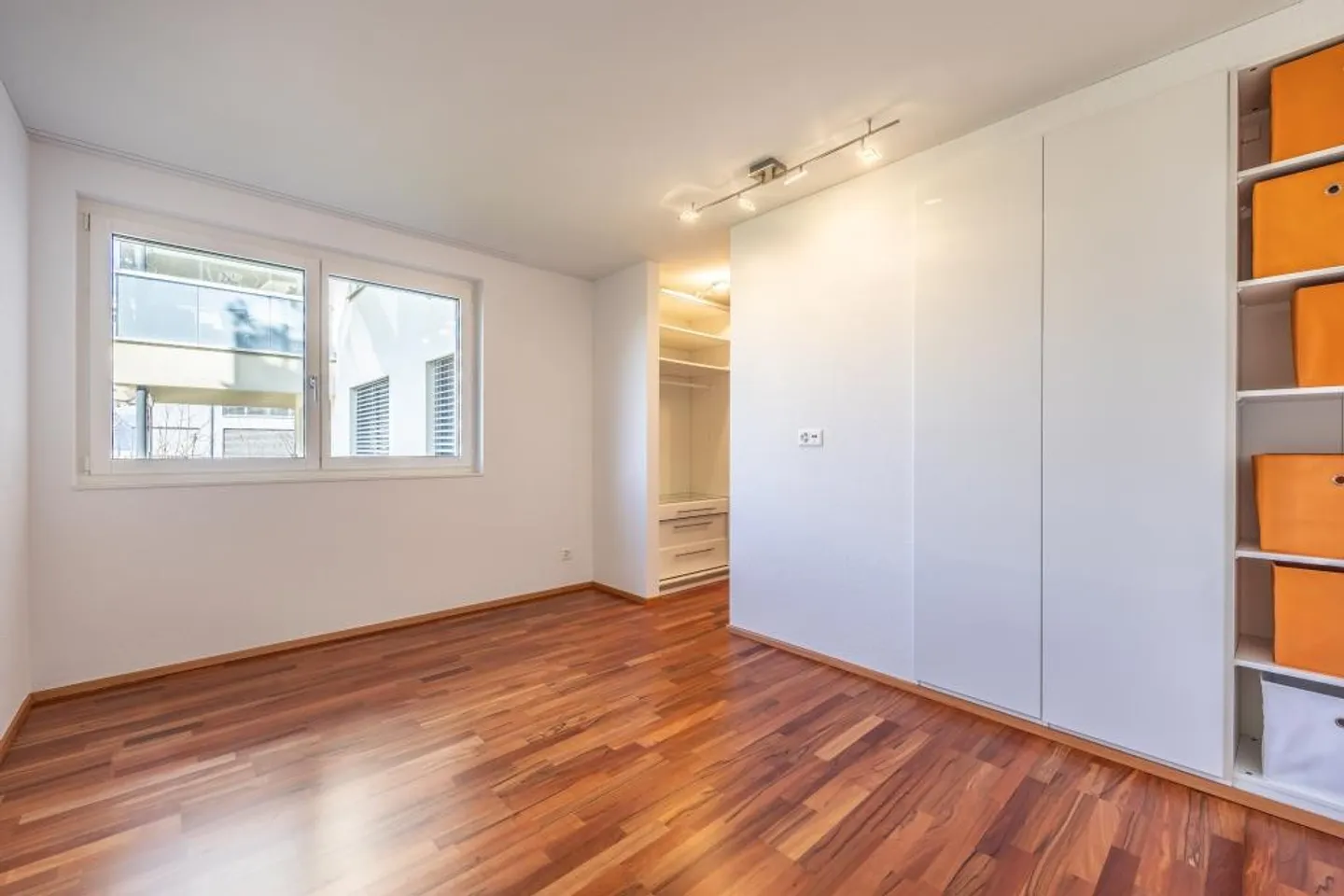 APPARTAMENTO GIARDINO ATTRATTIVO - Foto 8 di 12