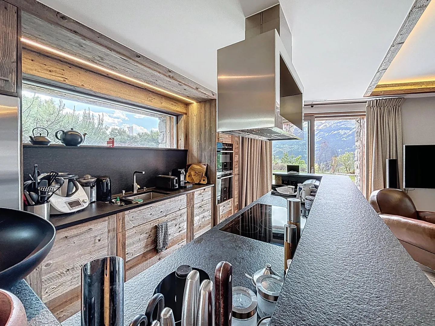 Außergewöhnliche Wohnung in Crans-Montana - Foto 1 von 21