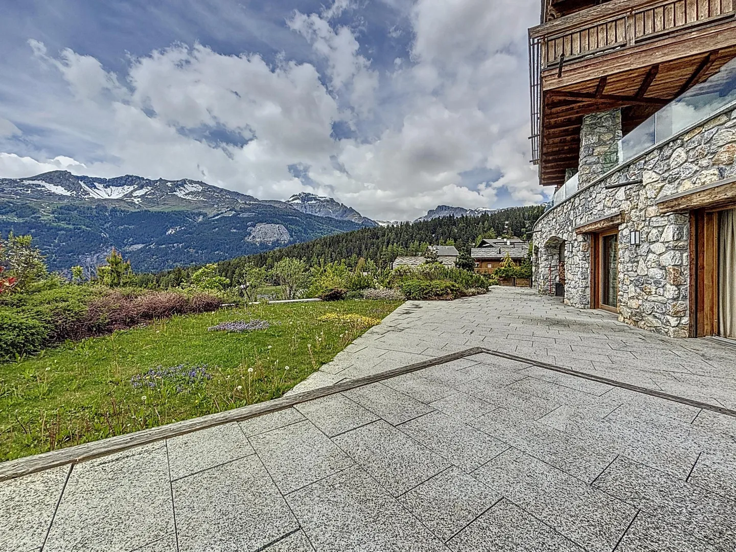 Außergewöhnliche Wohnung in Crans-Montana - Foto 3 von 21
