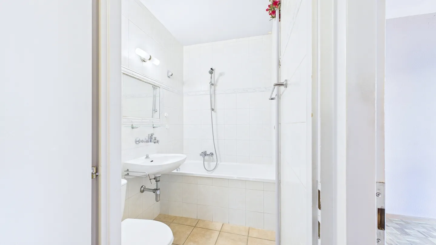 4-Zimmer-Wohnung am Fuße der Straßenbahn zu renovieren - Foto 6 von 9