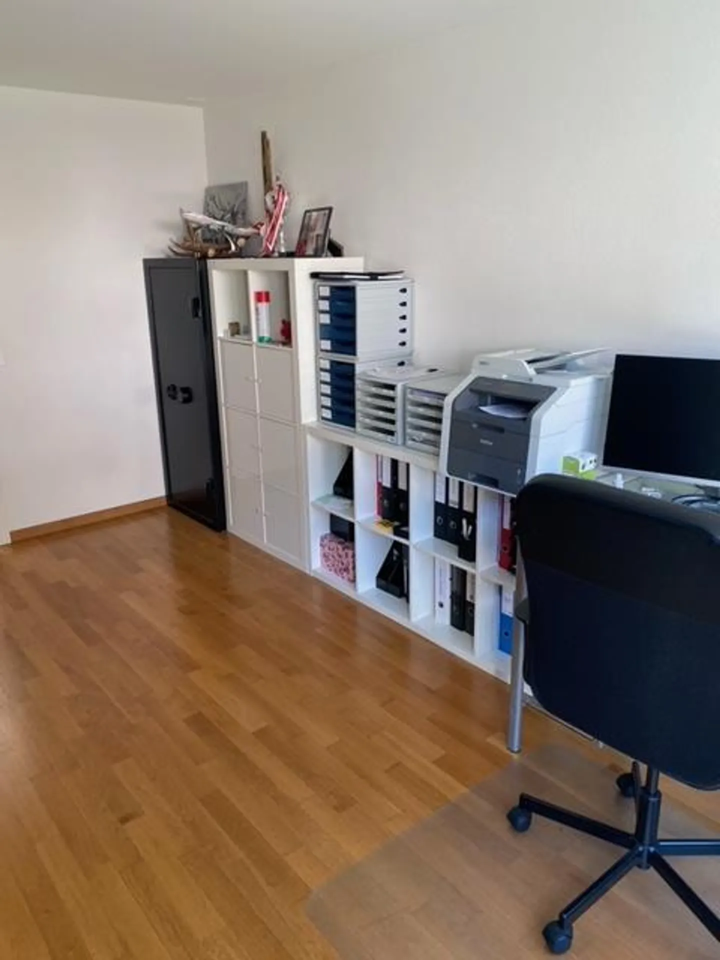 Appartement moderne lumineux de 4,5 pièces au rez-de-chaussée à louer - Photo 3 sur 14