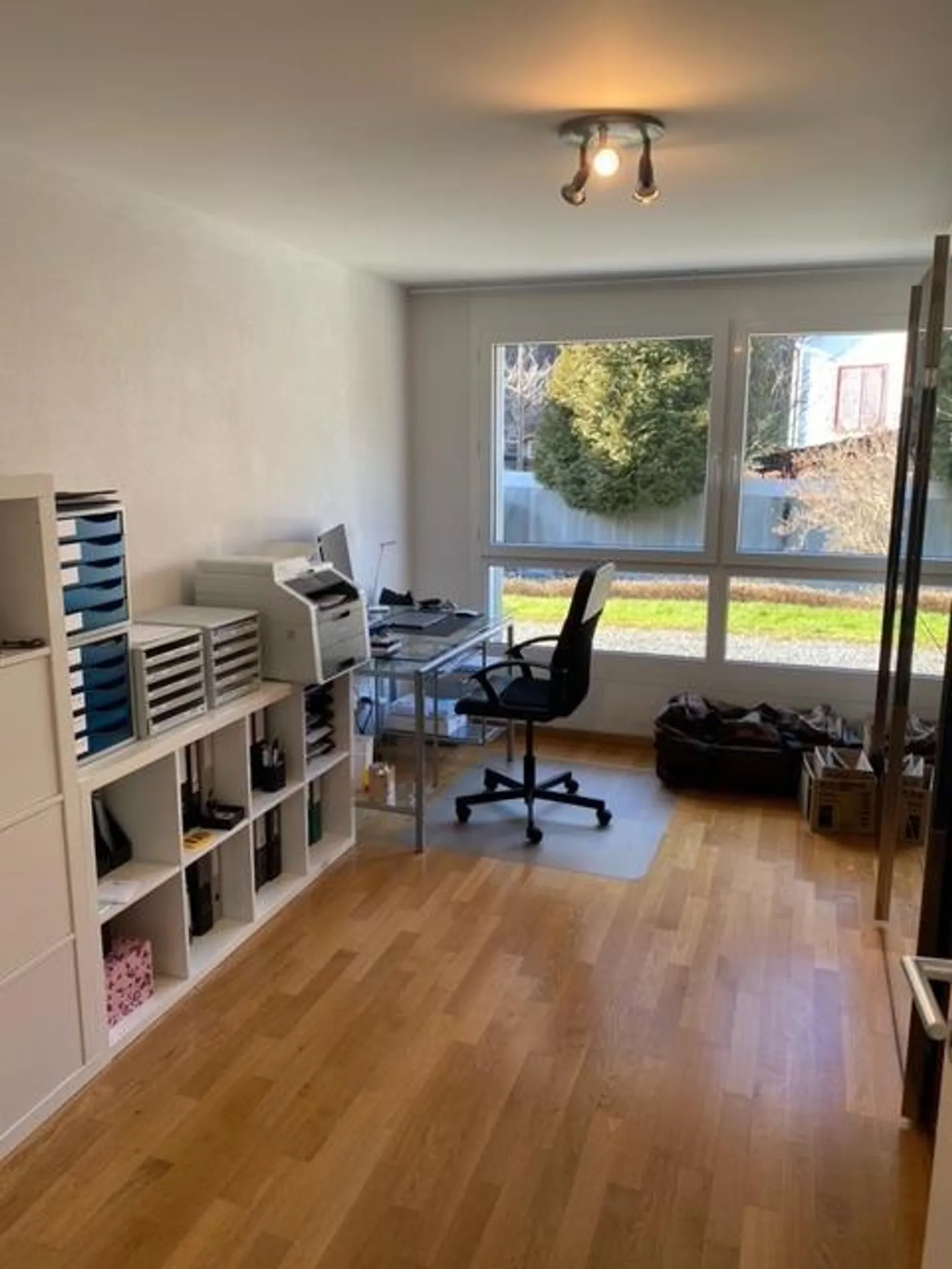 Appartement moderne lumineux de 4,5 pièces au rez-de-chaussée à louer - Photo 4 sur 14