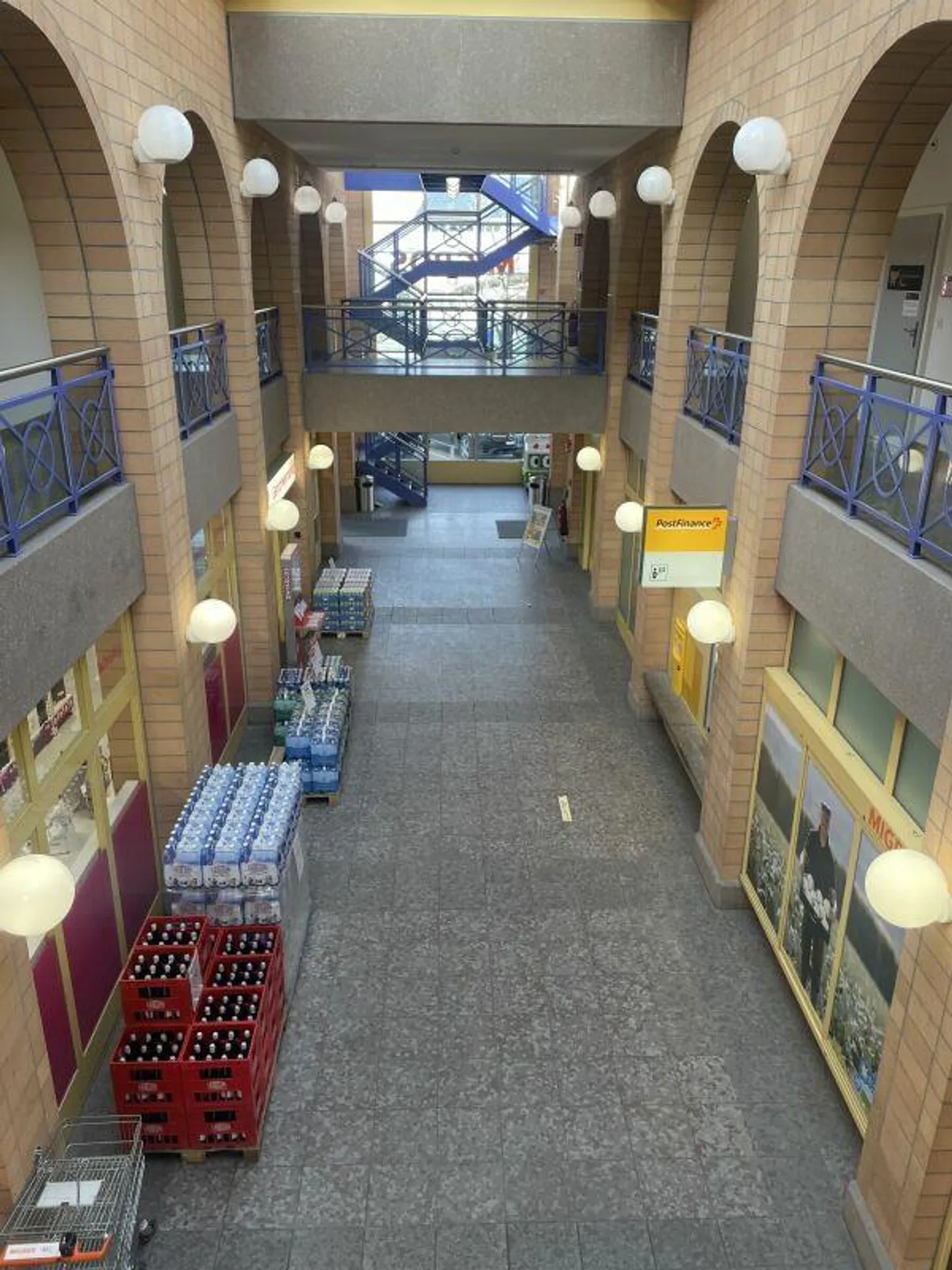 Bright commercial space in central location - Photo 2 of 5