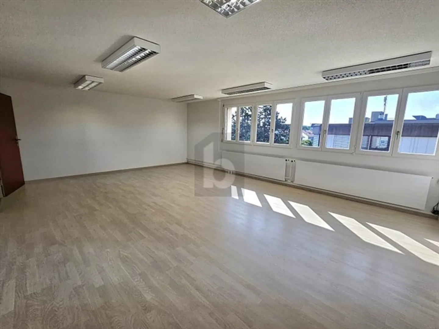 Vielseitige Bürofläche in Regensdorf - Foto 3 von 6