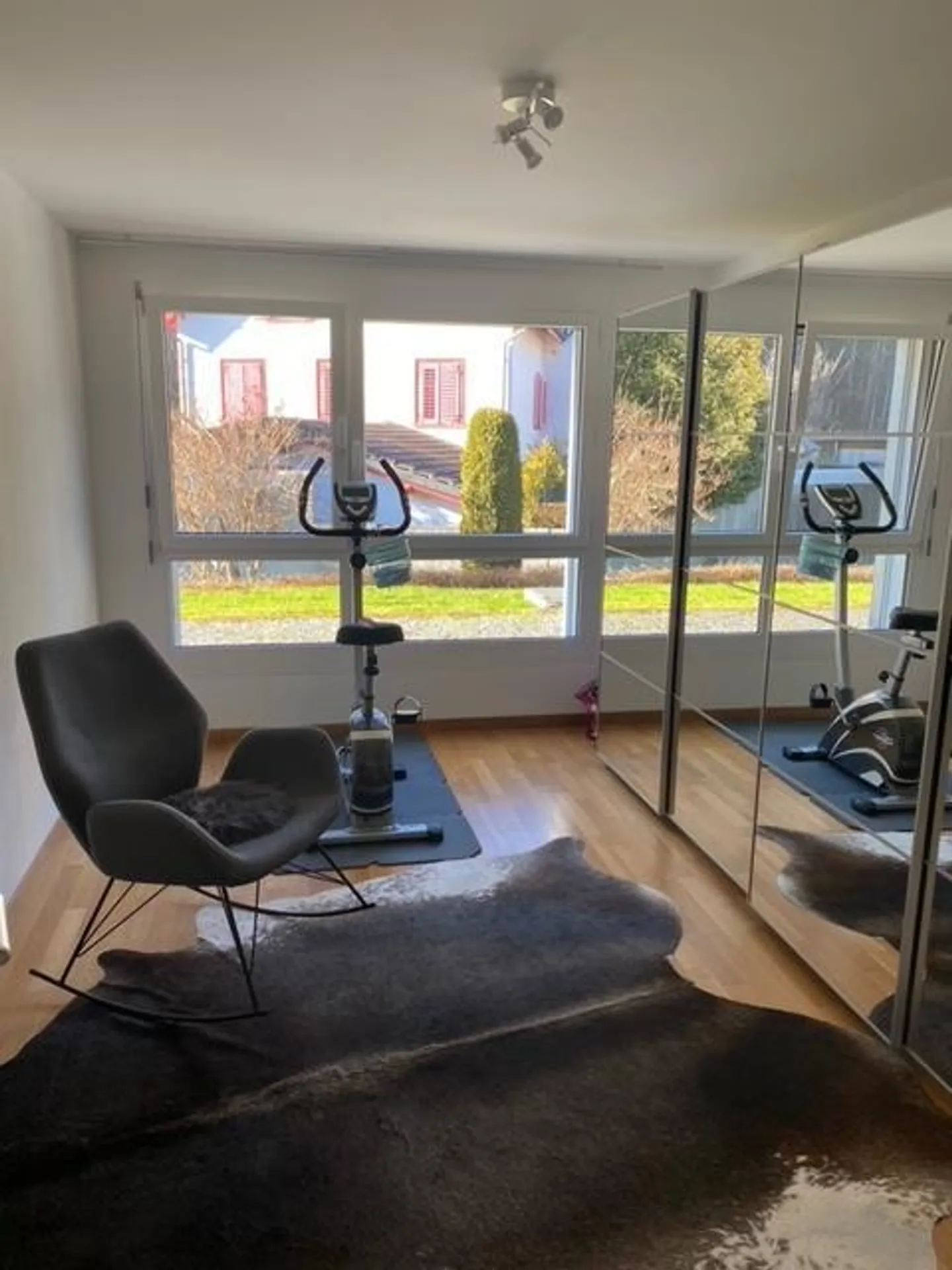Appartement moderne lumineux de 4,5 pièces au rez-de-chaussée à louer - Photo 7 sur 14