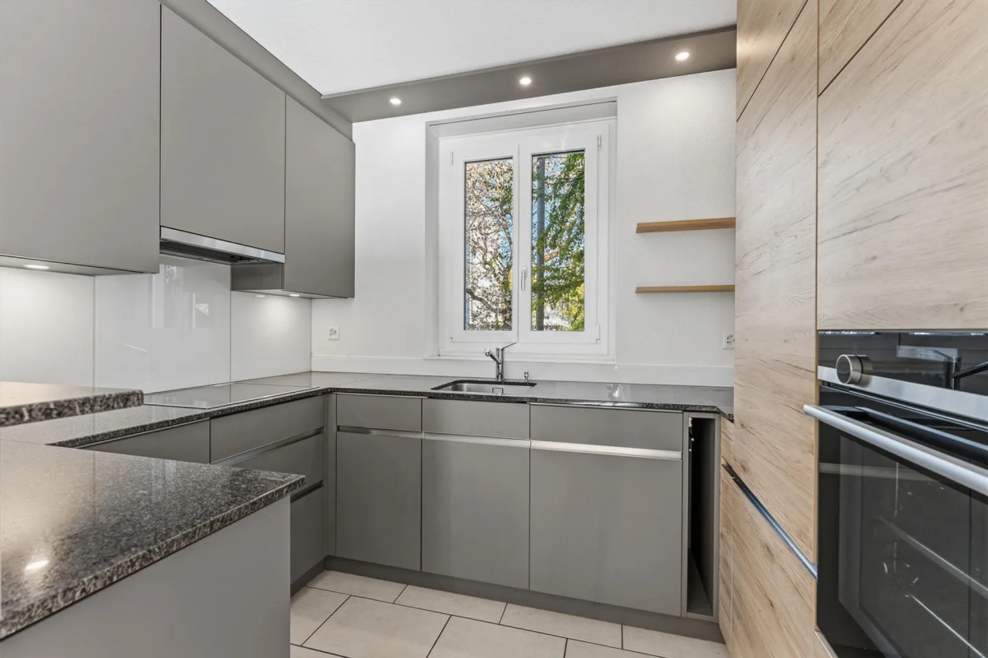 Modern home in charming old building in a central location - Photo 5 of 10