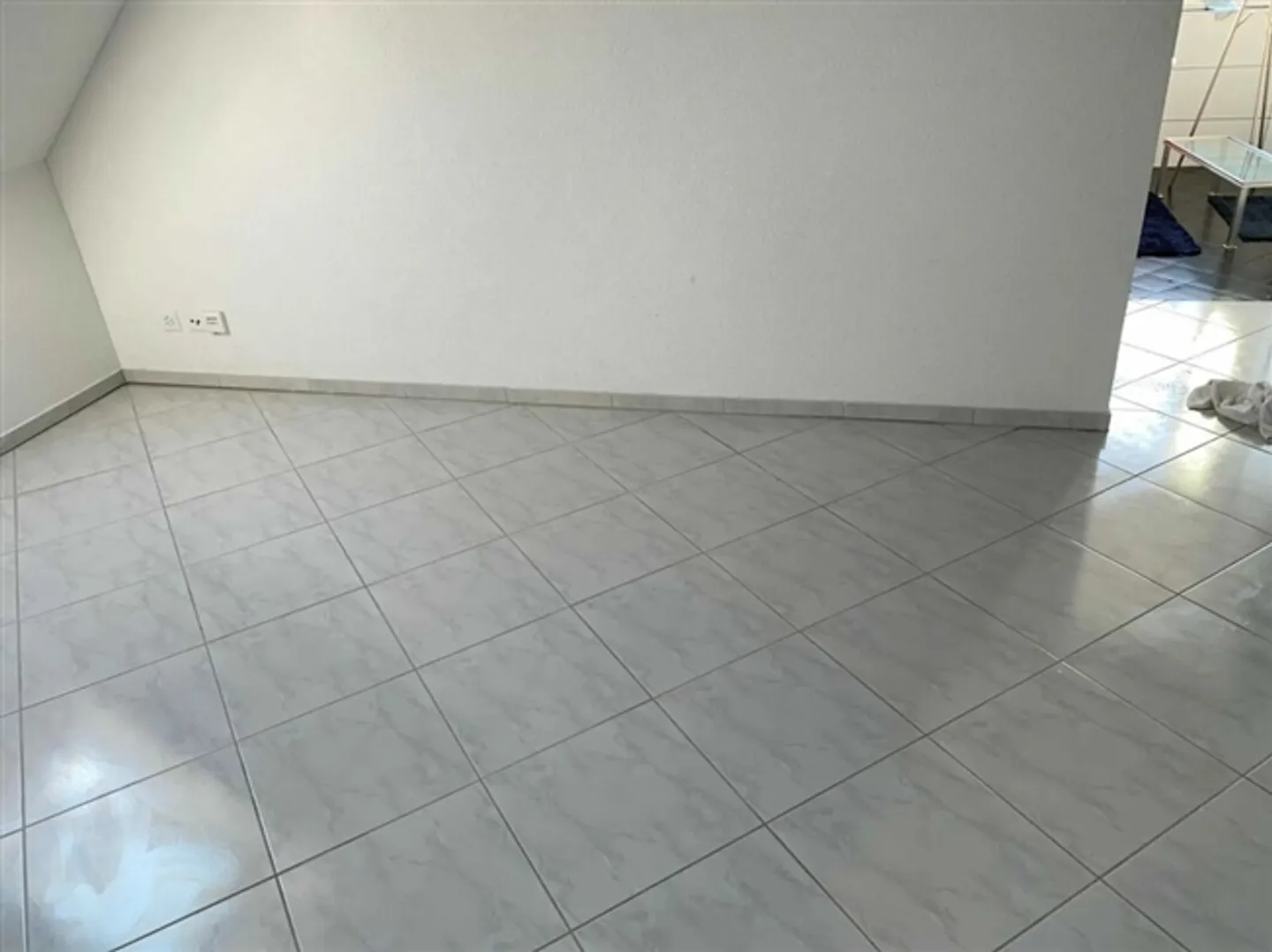 Salle de loisirs/bureau ou d'artisanat de haute qualité (bien éclairée) - Photo 3 sur 9