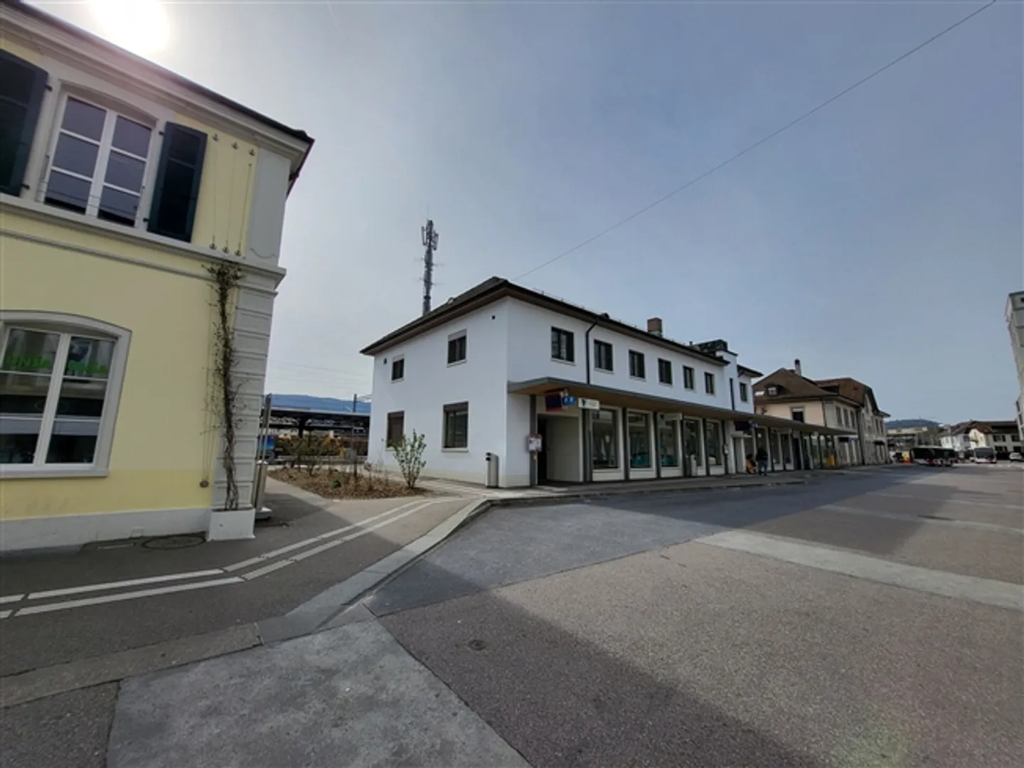 Idealer Bürostandort am Bahnhof Delémont - Foto 1 von 11