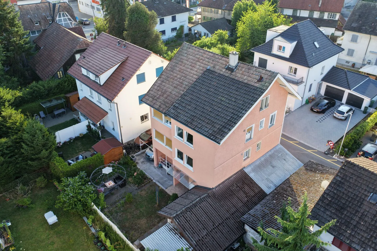 Affascinante casa plurifamiliare in posizione centrale - Ottimo rendimento del 5,25 % - Foto 2 di 4