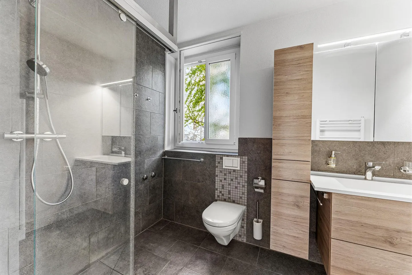 Modern home in charming old building in a central location - Photo 7 of 10