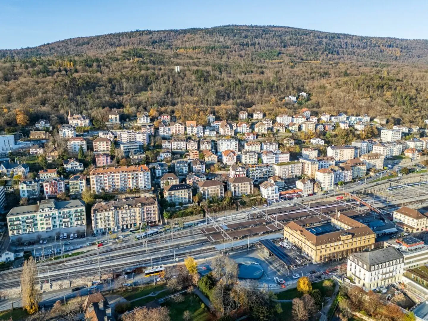 Immeuble de rendement proche de la gare à Neuchâtel - Photo 2 sur 5