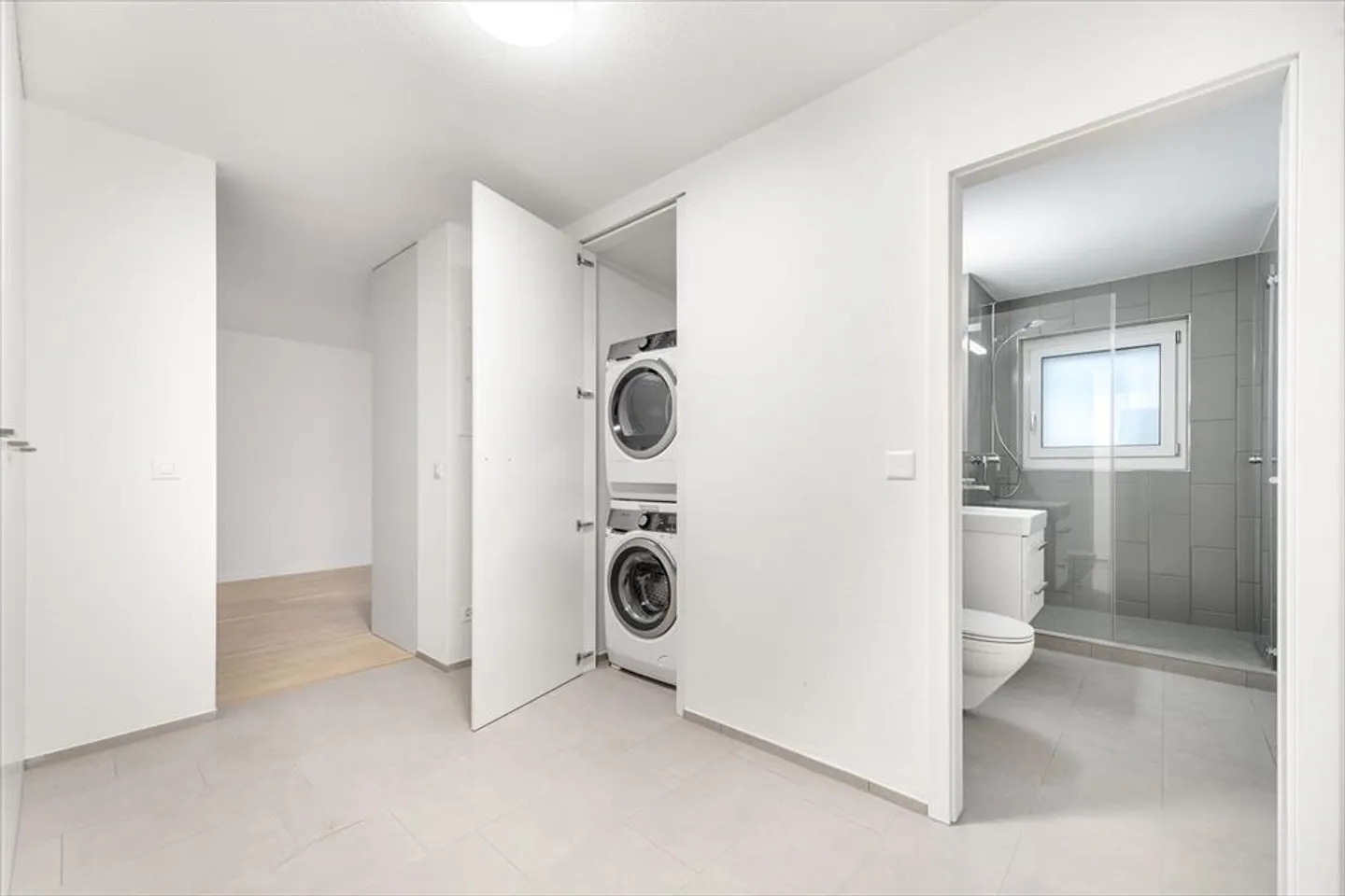 Moderne Wohnung mit Südbalkon - Foto 1 von 6