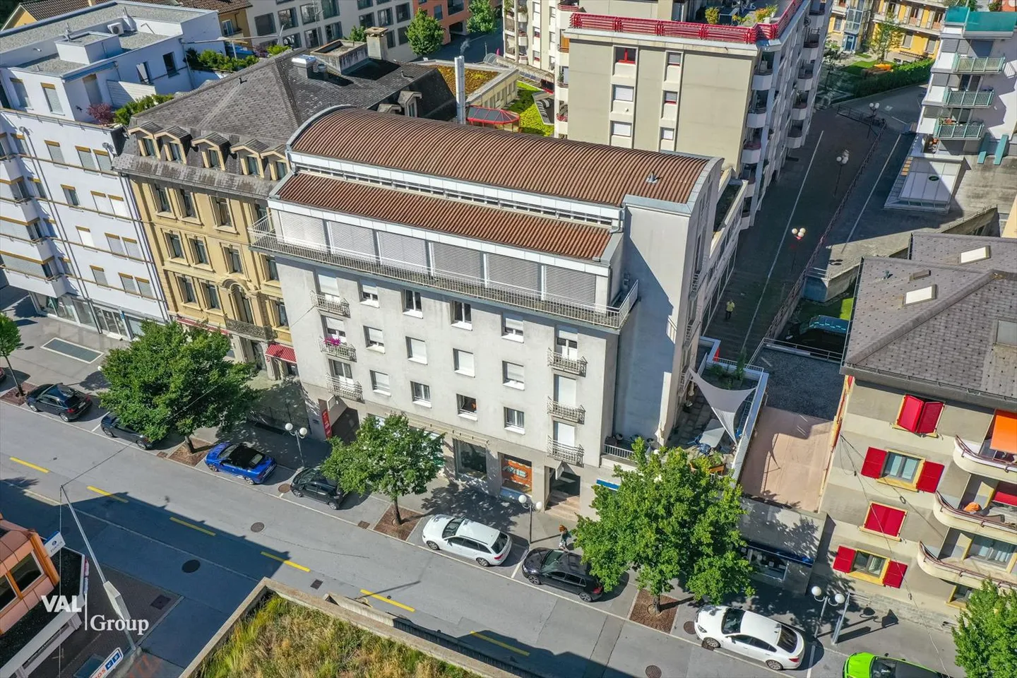 Spazio commerciale in posizione privilegiata - Foto 1 di 11