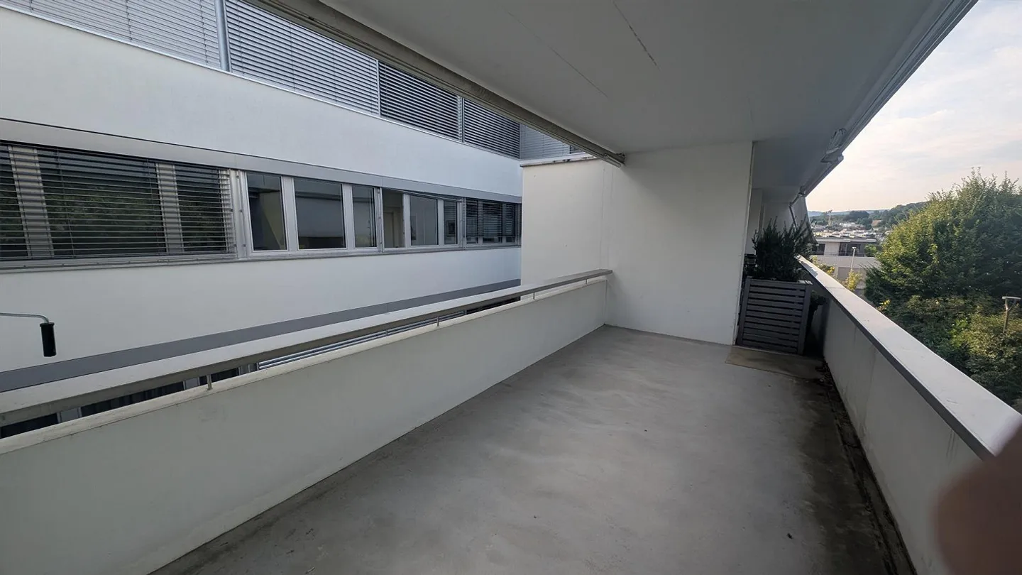 Appartement exclusif de 3,5 pièces avec loggia - Photo 6 sur 8