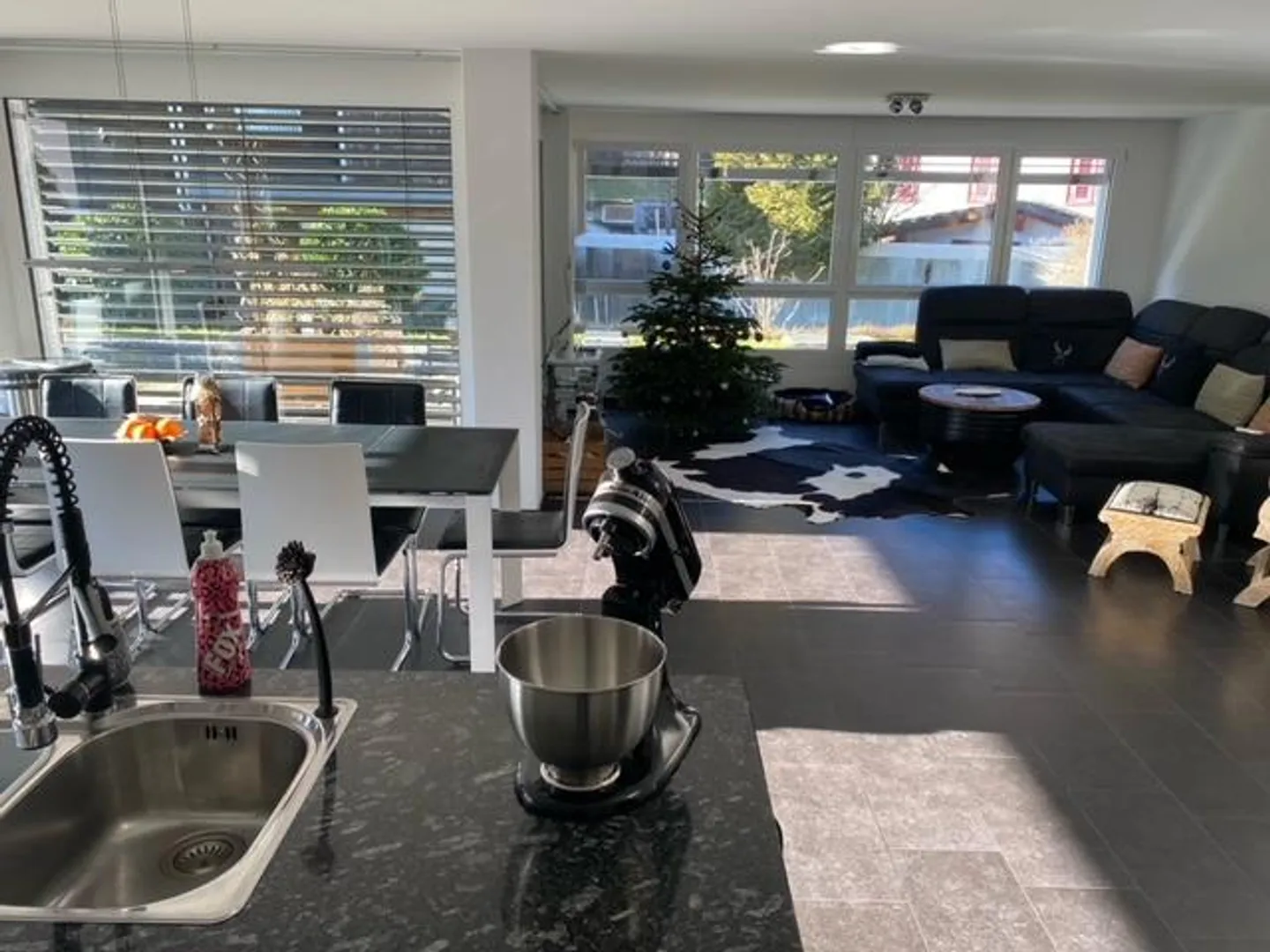 Appartement moderne lumineux de 4,5 pièces au rez-de-chaussée à louer - Photo 13 sur 14