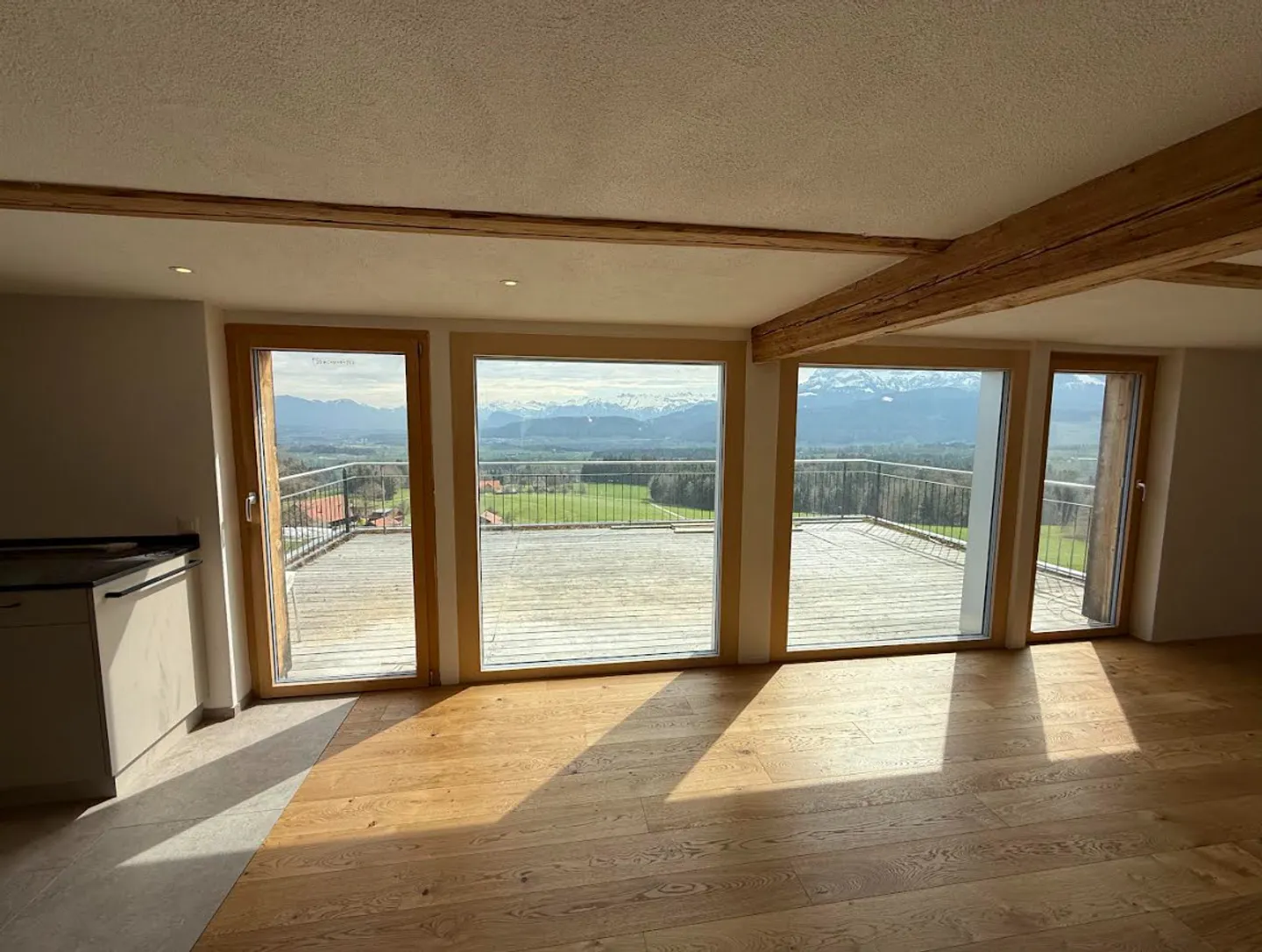 Appartement rénové de 3,5 pièces avec charme historique, Hellbühl - Photo 2 sur 11