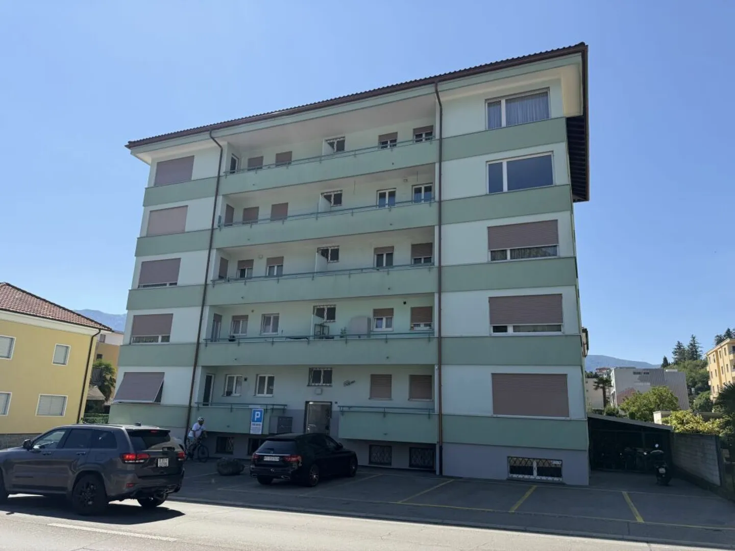 Vendesi a Losone appartamento ad angolo, soleggiato e centrale - Foto 2 di 12