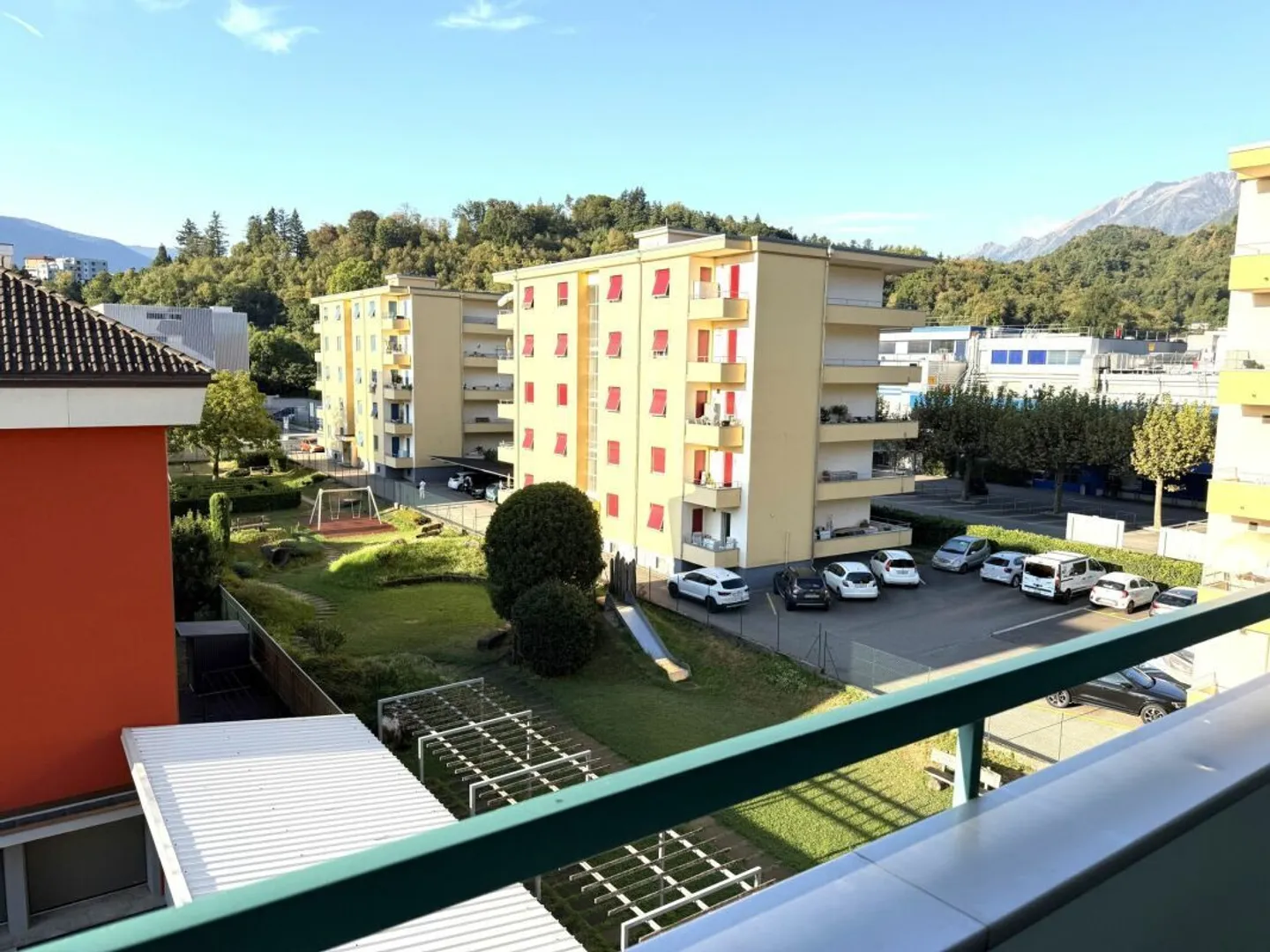 Vendesi a Losone appartamento ad angolo, soleggiato e centrale - Foto 4 di 12