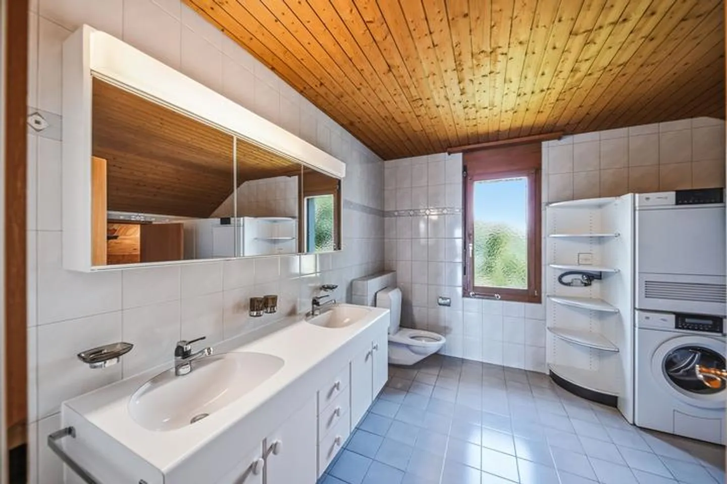 Charmante Dachwohnung mit Alpenblick - Foto 5 von 8