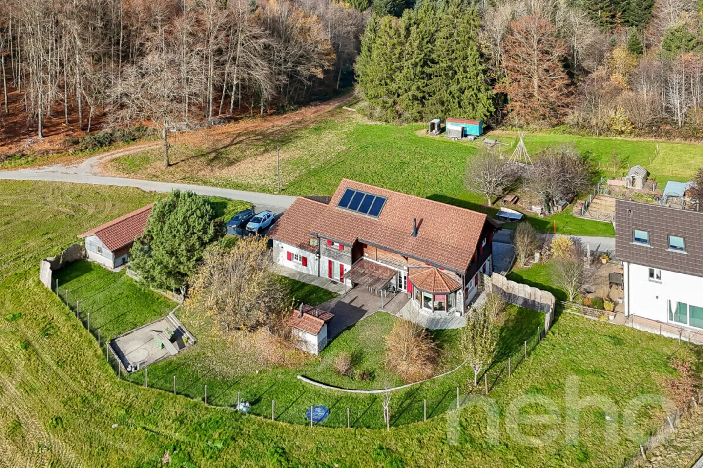 Helles renoviertes Einfamilienhaus mit großem Garten und Garage - Foto 1 von 12