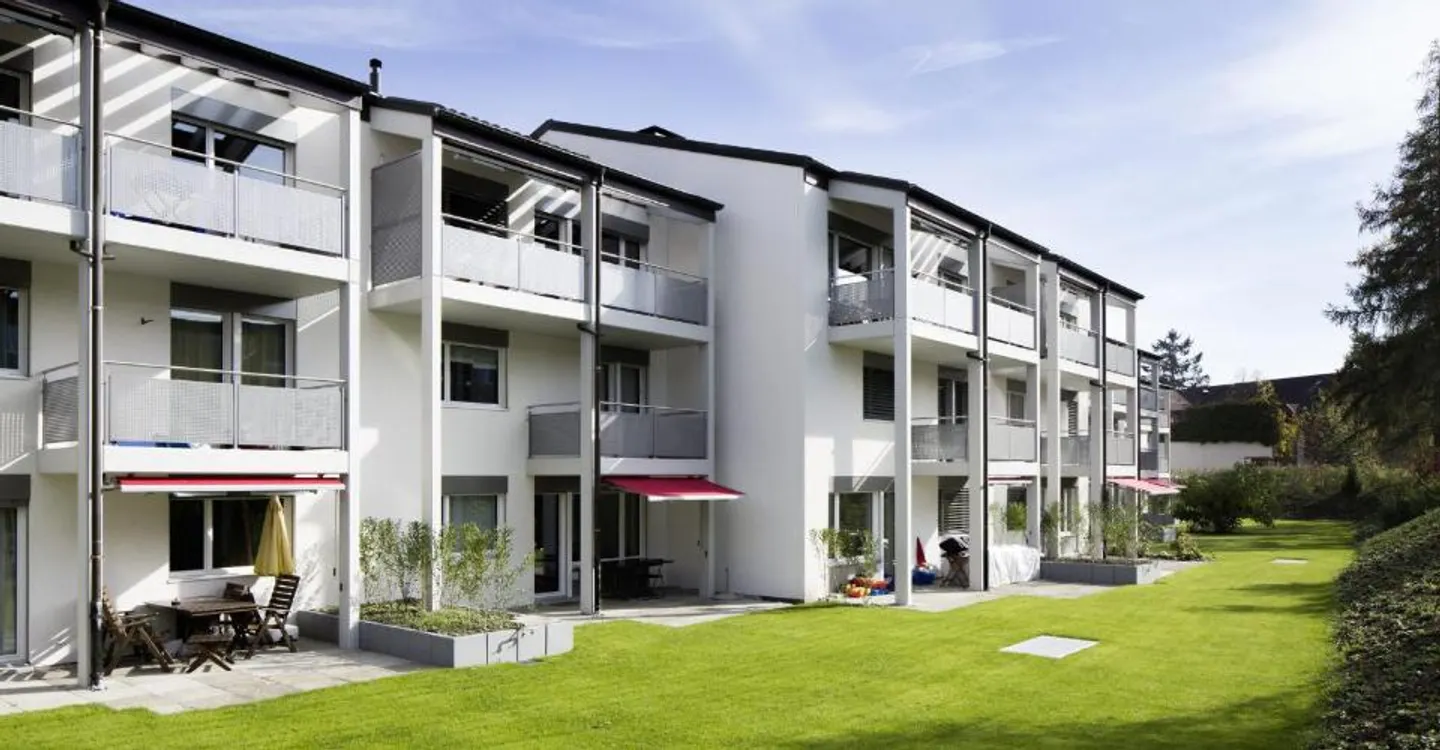 Parkplatz in Thalwil - Foto 1 von 2