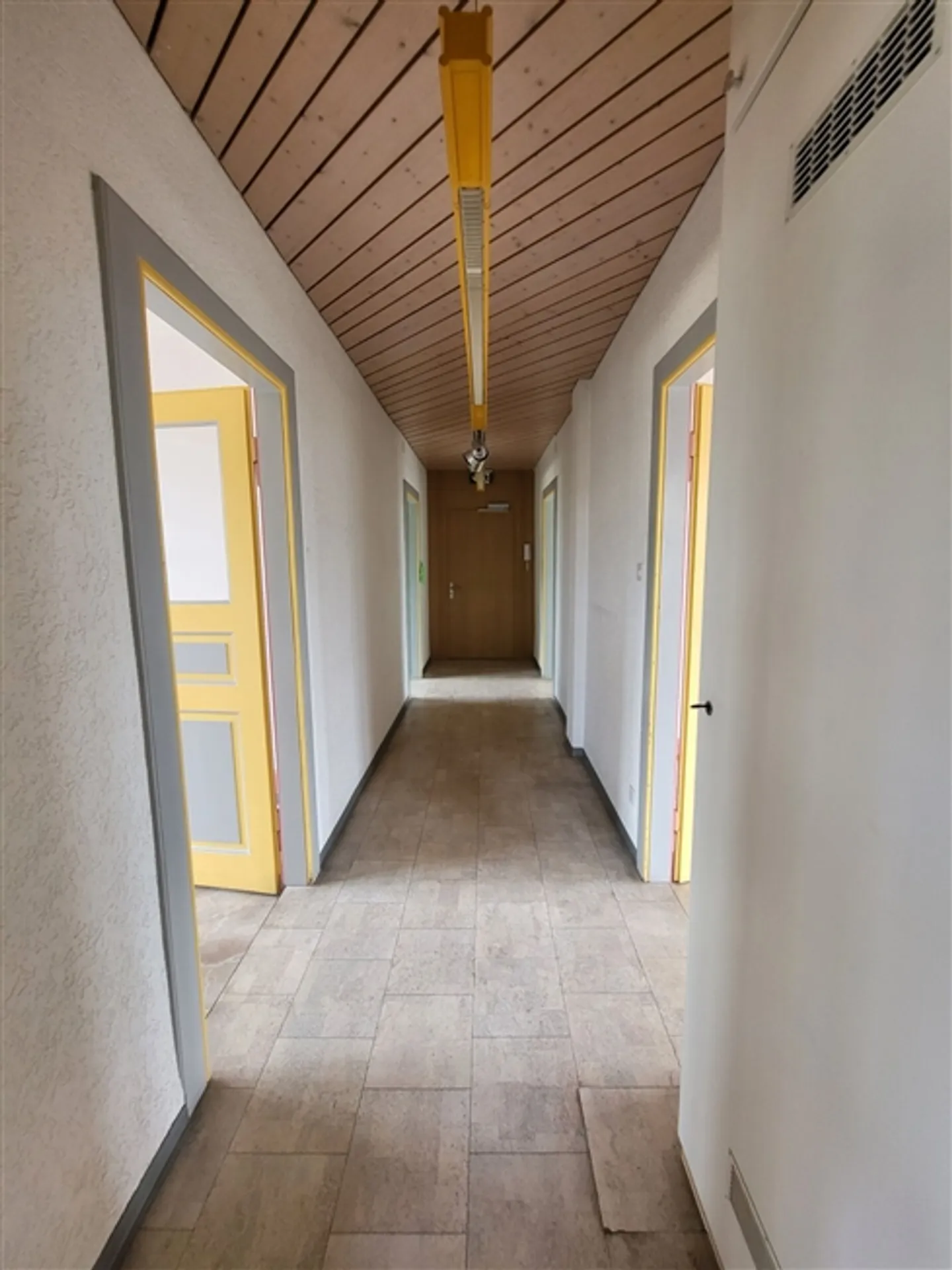 Idealer Bürostandort am Bahnhof Delémont - Foto 10 von 11