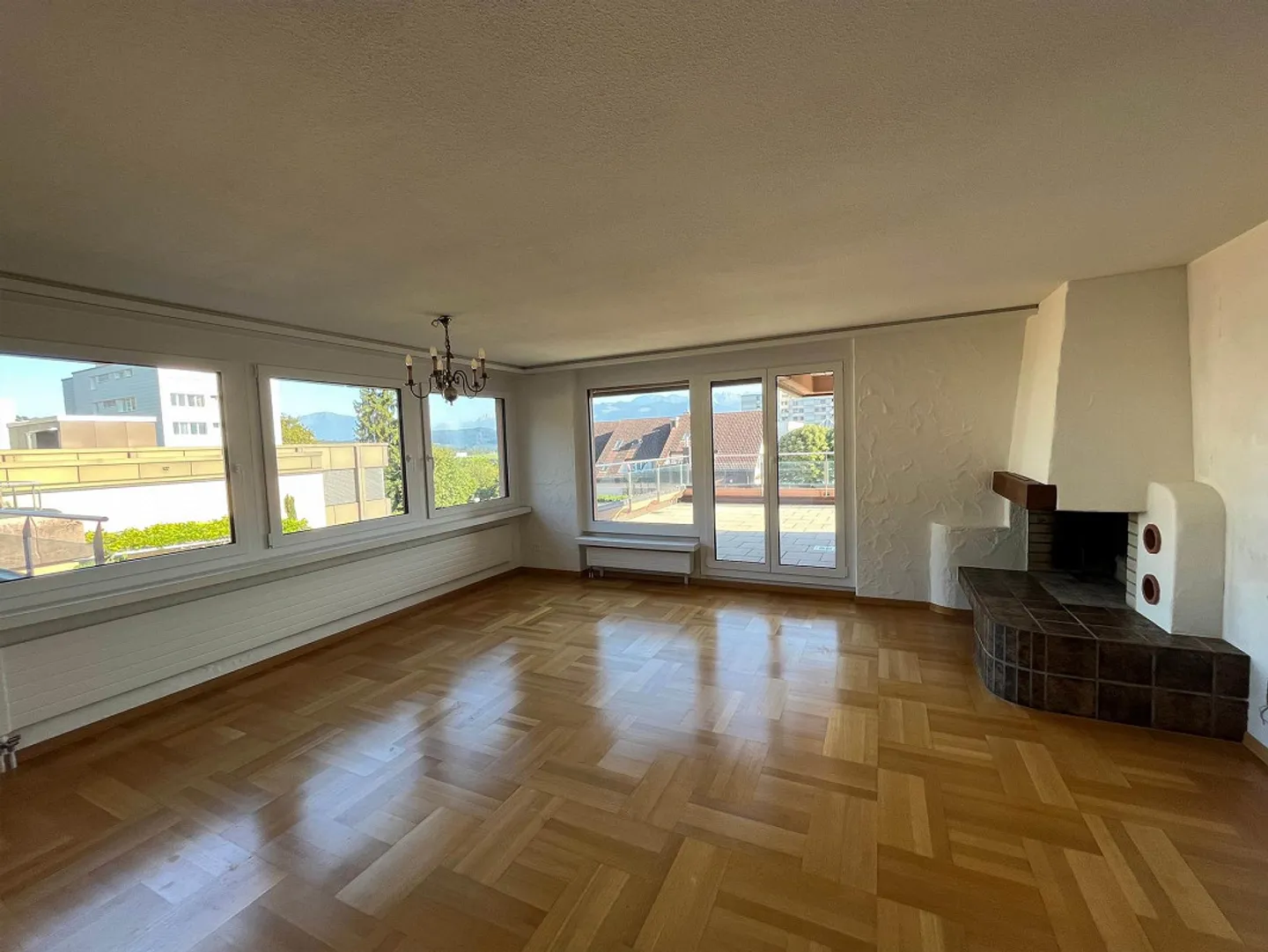 Appartamento spazioso di 4,5 locali appena ristrutturato in affitto - Foto 5 di 11