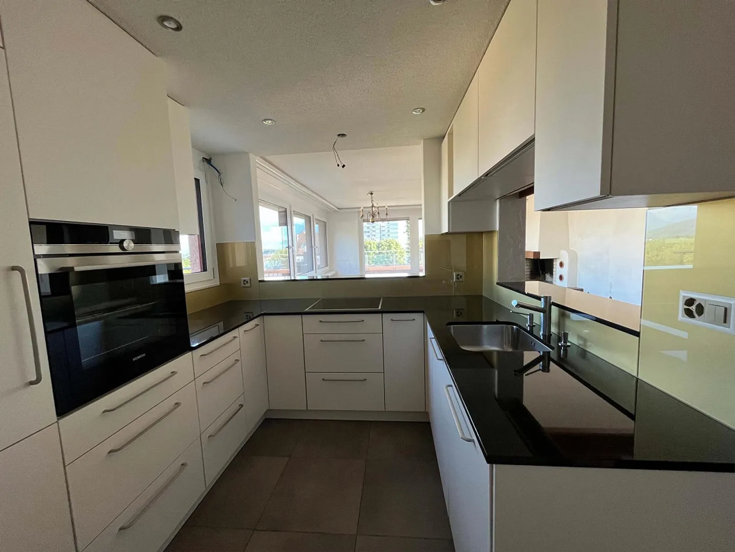 Appartamento spazioso di 4,5 locali appena ristrutturato in affitto - Foto 7 di 11