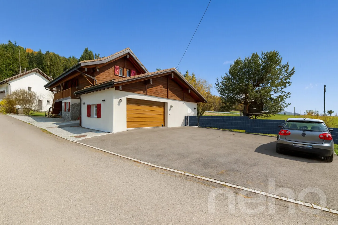 Helles renoviertes Einfamilienhaus mit großem Garten und Garage - Foto 4 von 12