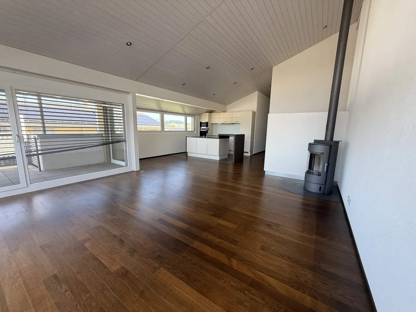Magnifico Attico di 4.5 Stanze nel Cuore del Villaggio di Echarlens - Foto 4 di 13