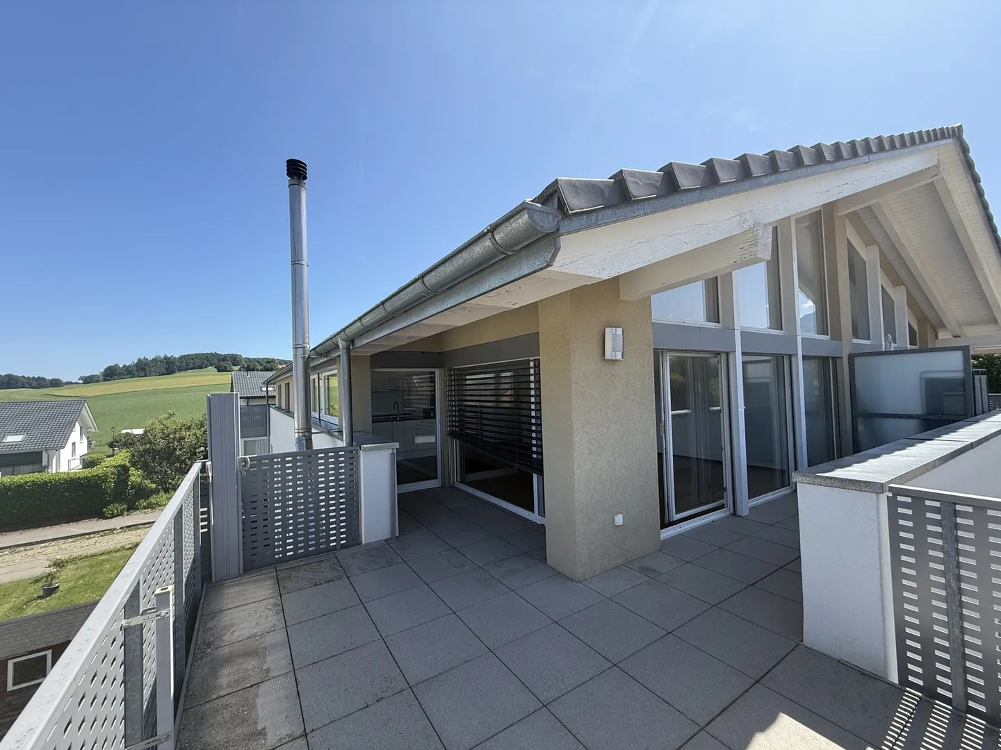 Magnifico Attico di 4.5 Stanze nel Cuore del Villaggio di Echarlens - Foto 6 di 13