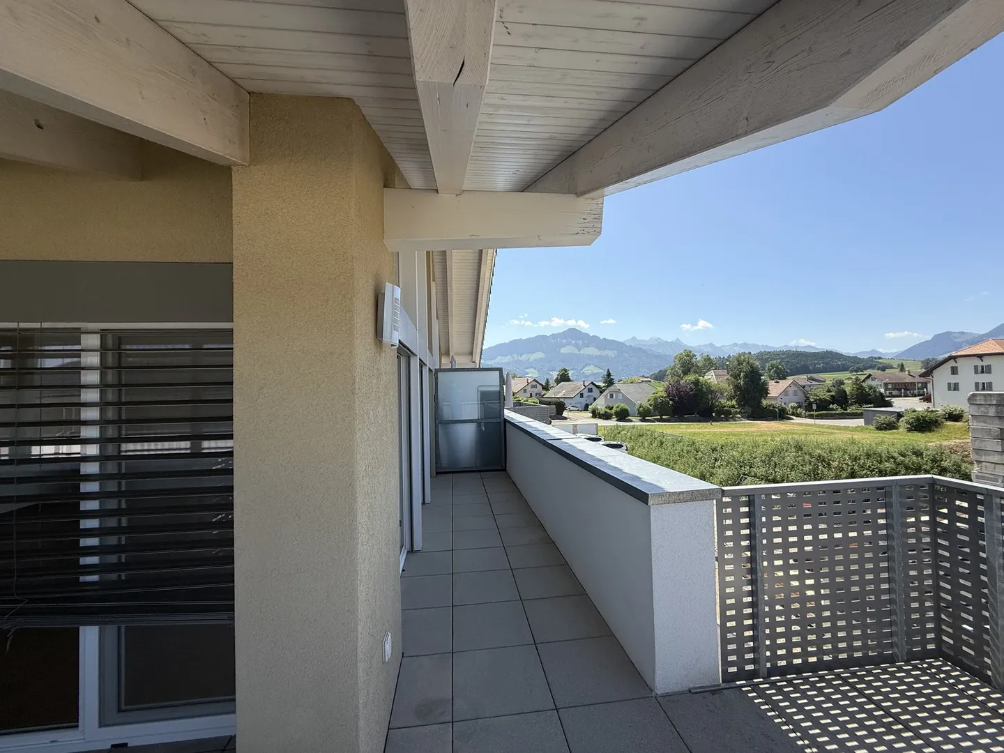 Magnifico Attico di 4.5 Stanze nel Cuore del Villaggio di Echarlens - Foto 7 di 13