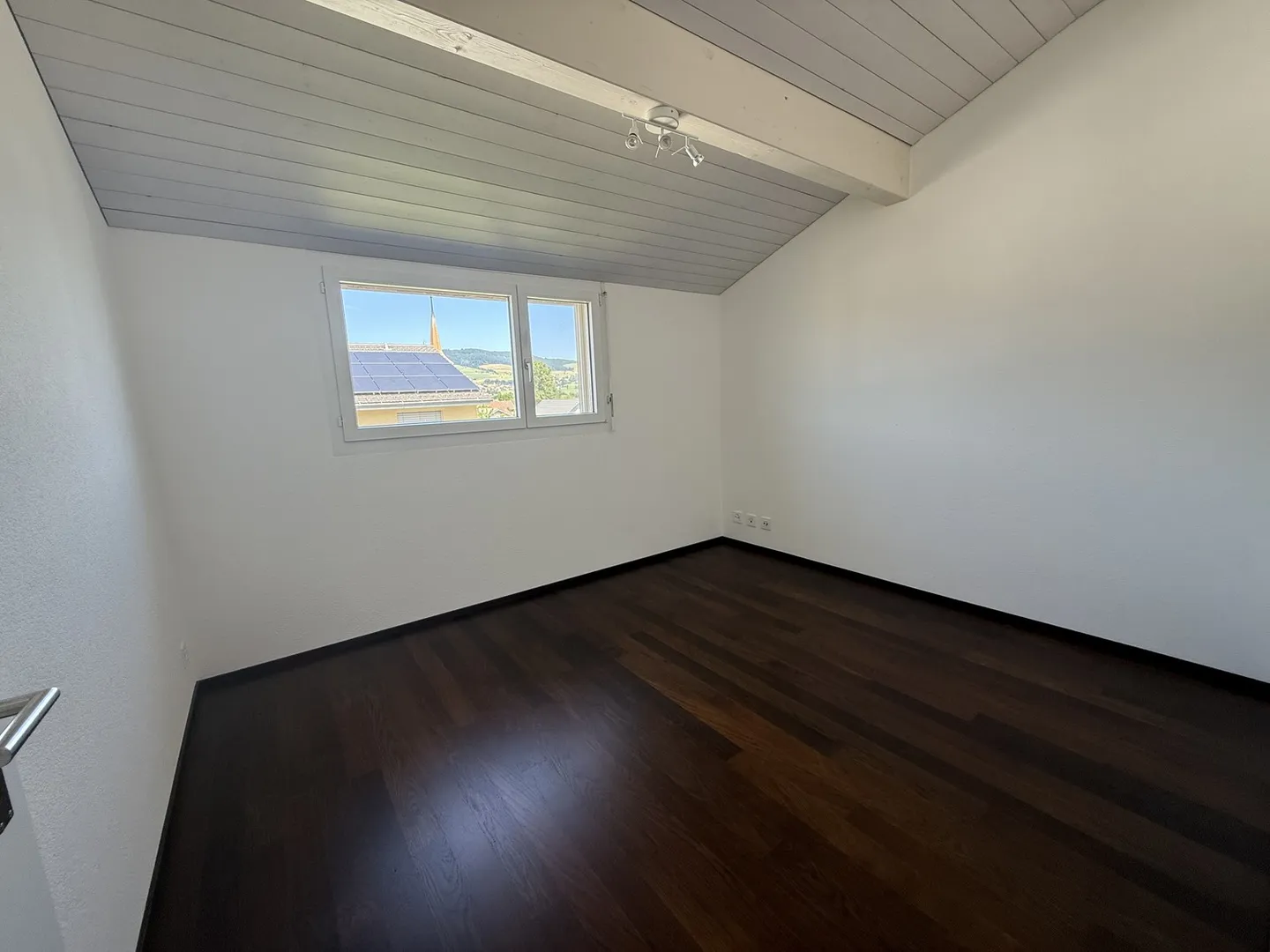 Magnifico Attico di 4.5 Stanze nel Cuore del Villaggio di Echarlens - Foto 13 di 13