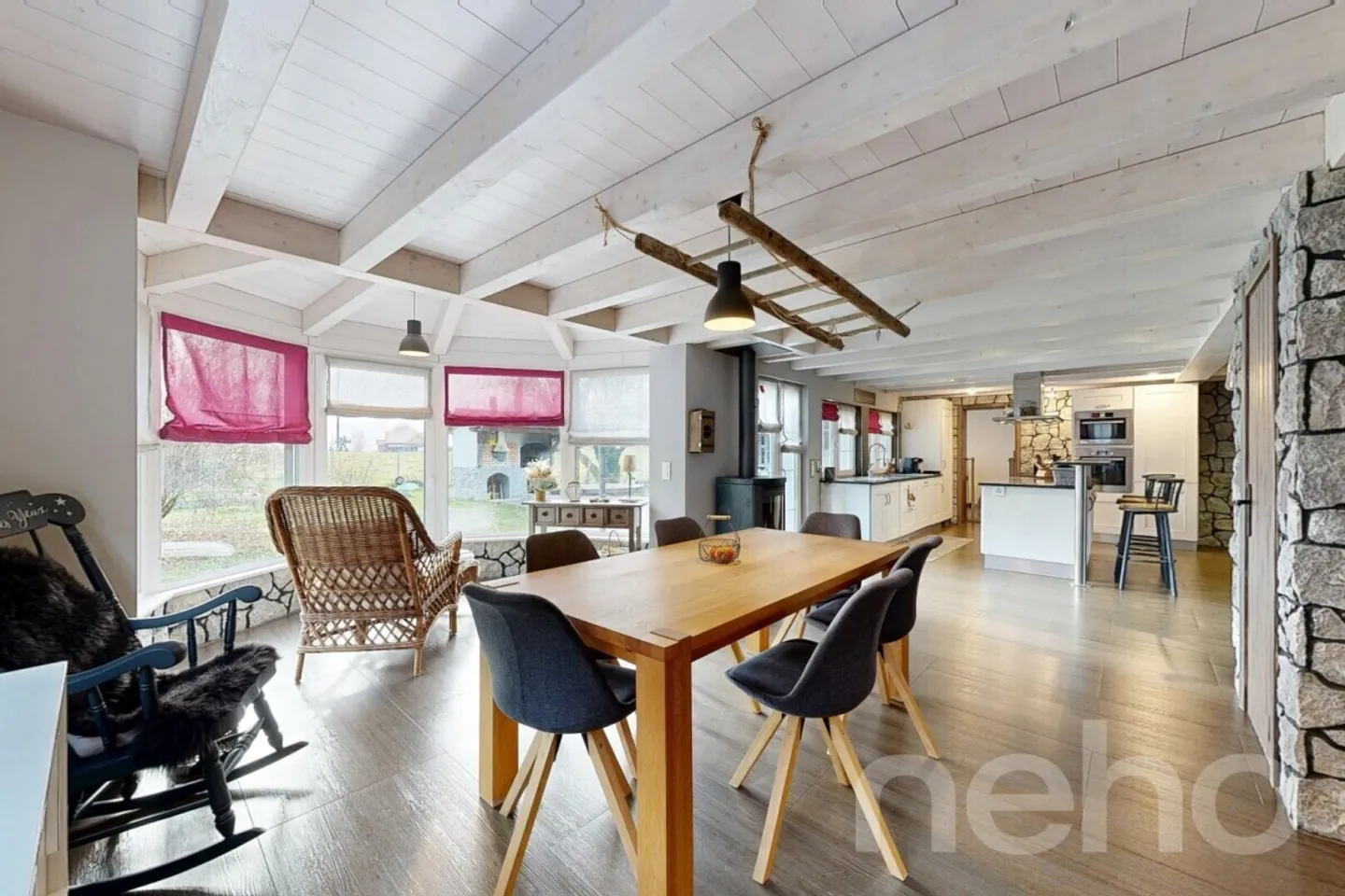 Helles renoviertes Einfamilienhaus mit großem Garten und Garage - Foto 9 von 12