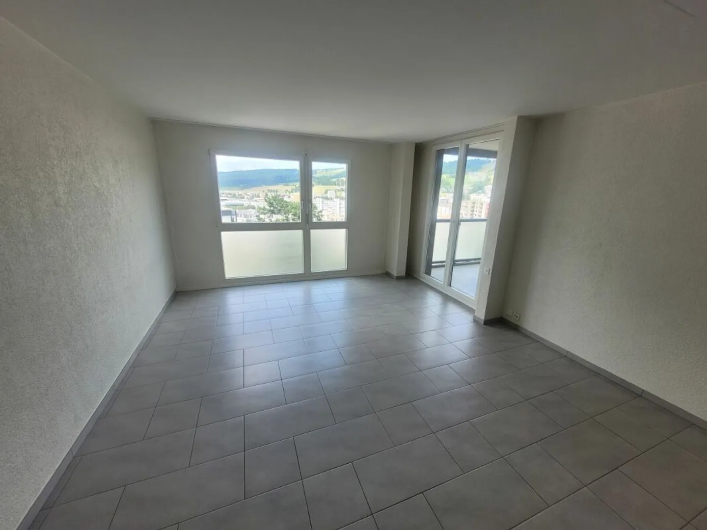 Appartamento familiare di 4,5 locali vicino alle scuole - Foto 3 di 10