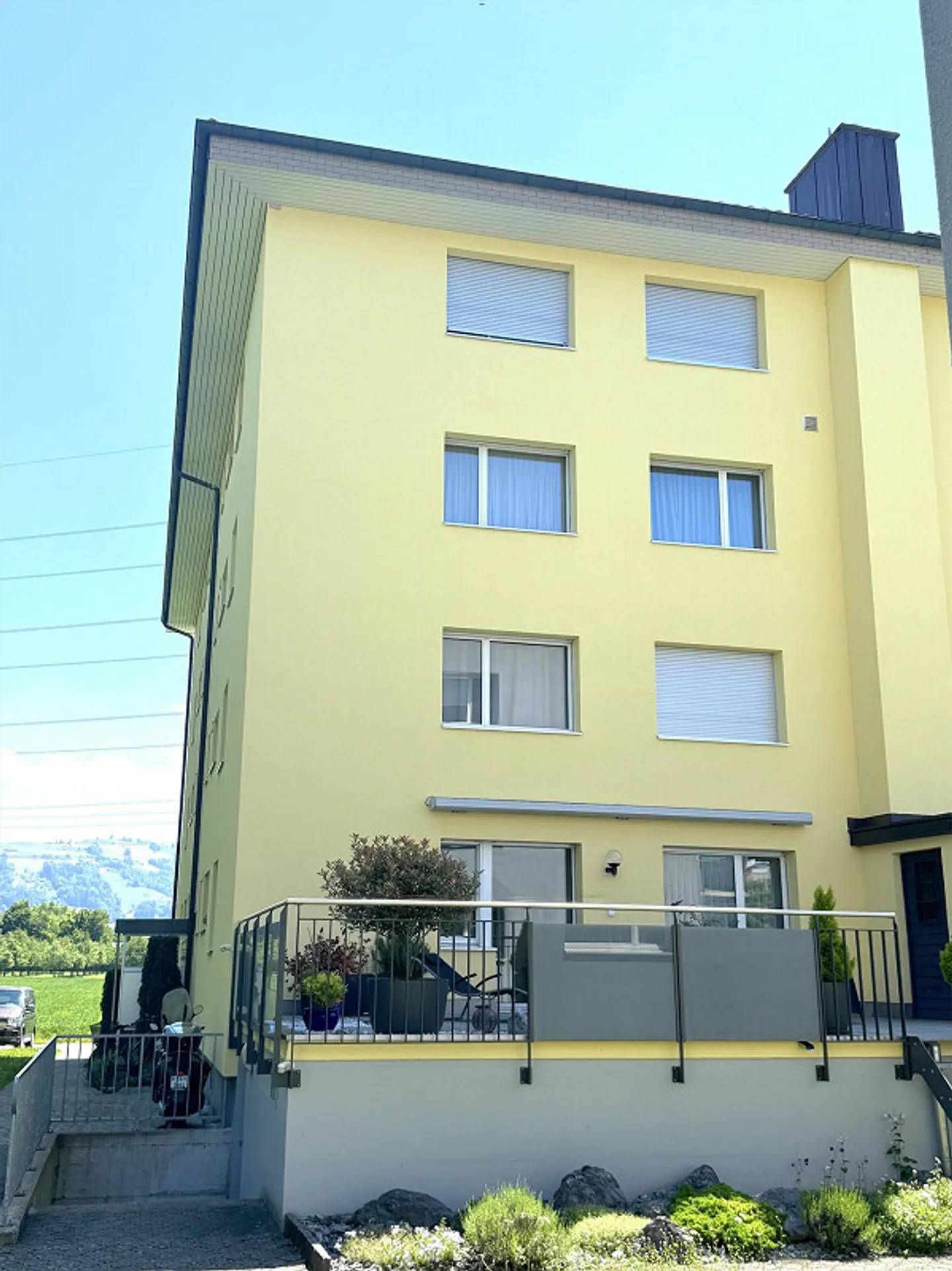 Modern renovated 4.5-room apartment in the best location with a view - Photo 7 of 8