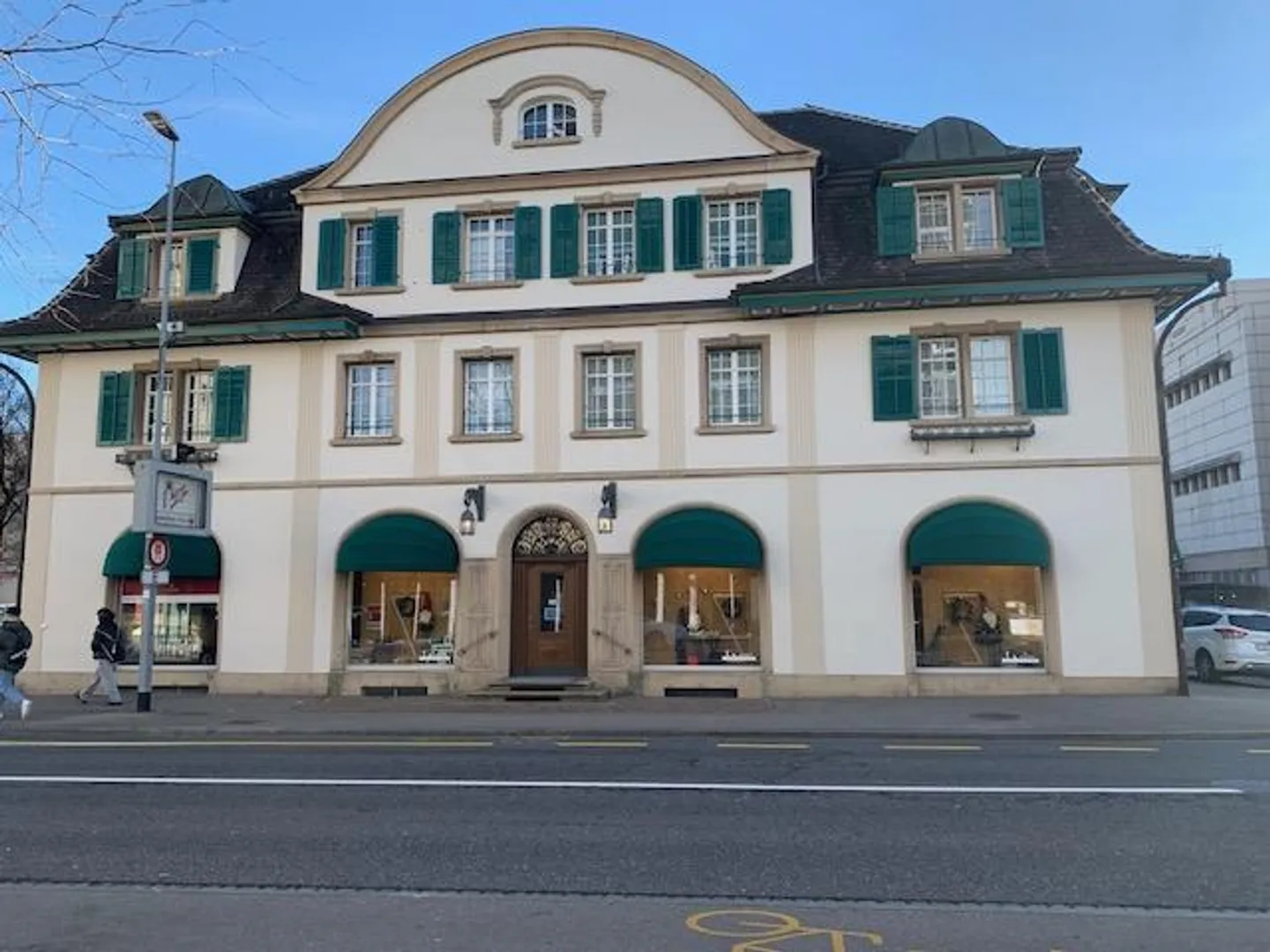 City apartment near the train station - Photo 1 of 10