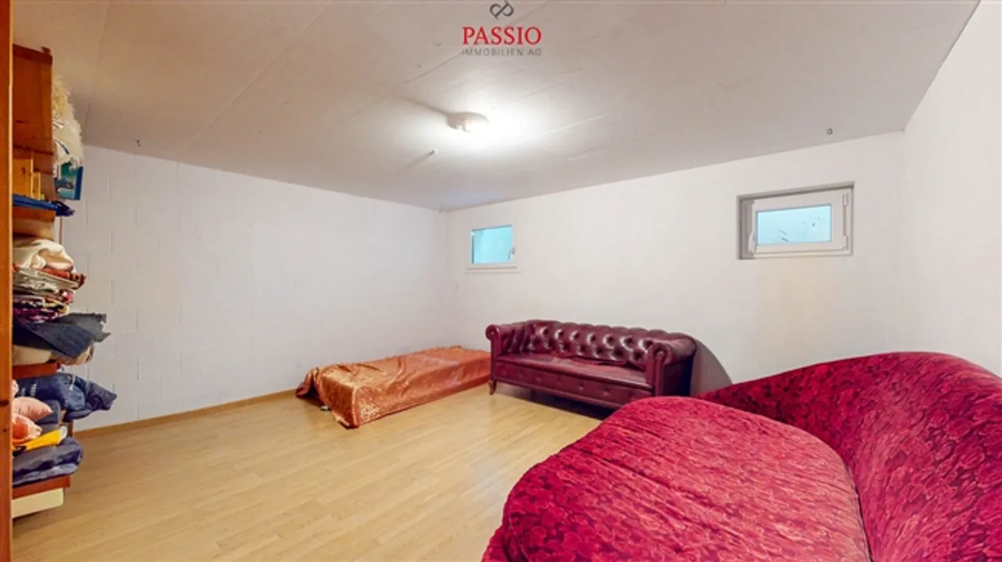 6.5-Room Semi-Detached House with Garden and 2 Heated Hobby Rooms - Photo 16 of 20