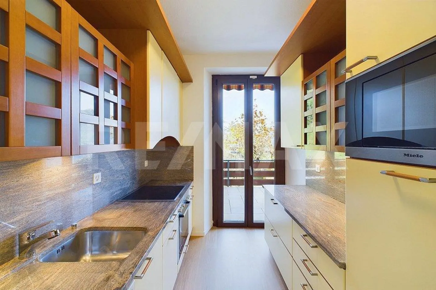 Appartamento 3½ con vista lago in mansarda con terrazza e giardino - Foto 11 di 13