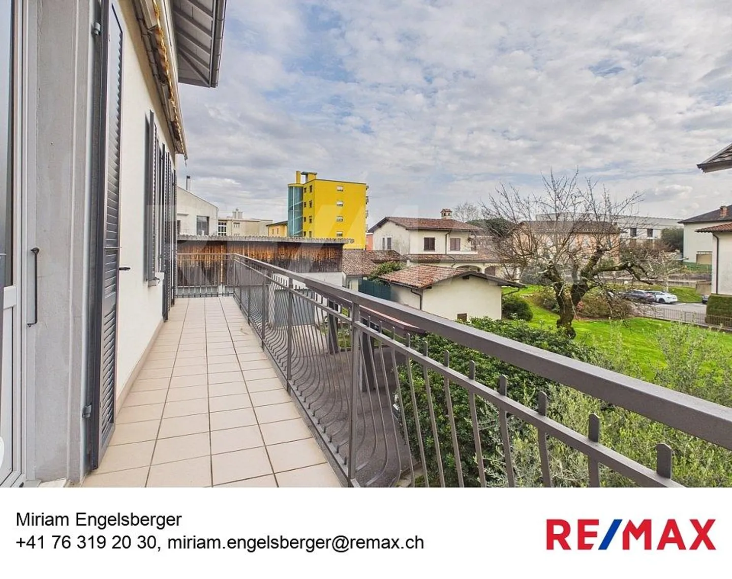 Bright and spacious 4.5 rooms in Coldrerio - Photo 1 of 11