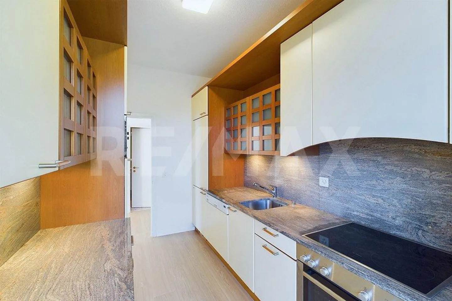 Appartamento 3½ con vista lago in mansarda con terrazza e giardino - Foto 12 di 13