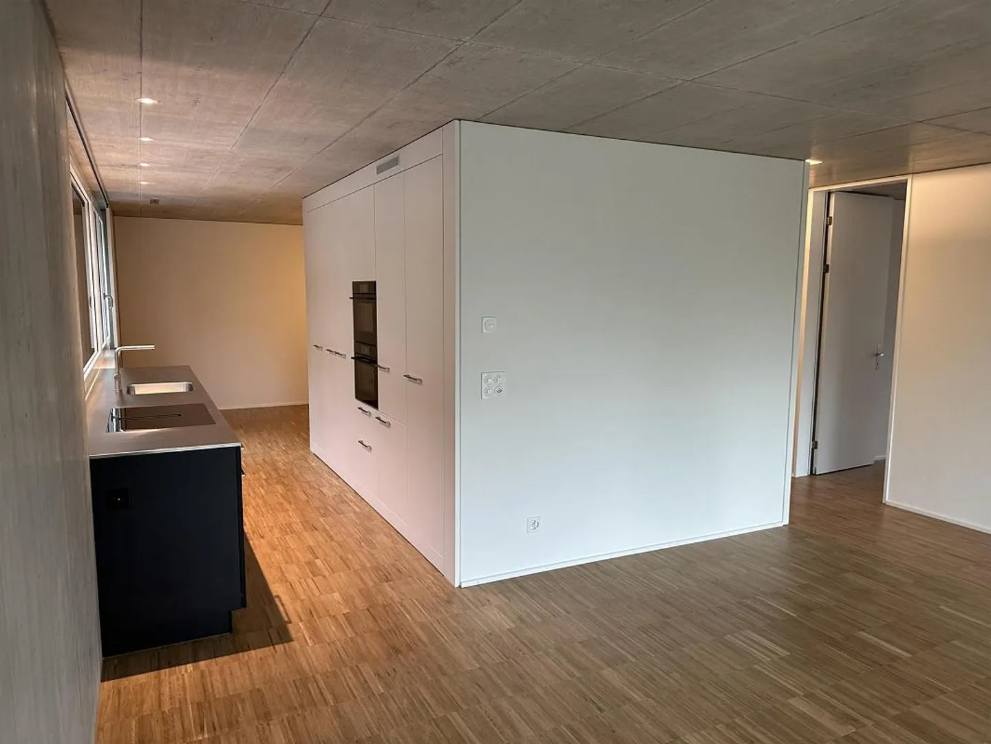 Neubau 3.5 Zi Whg in Bahnhofsnähe mit Terrasse - Foto 3 von 6