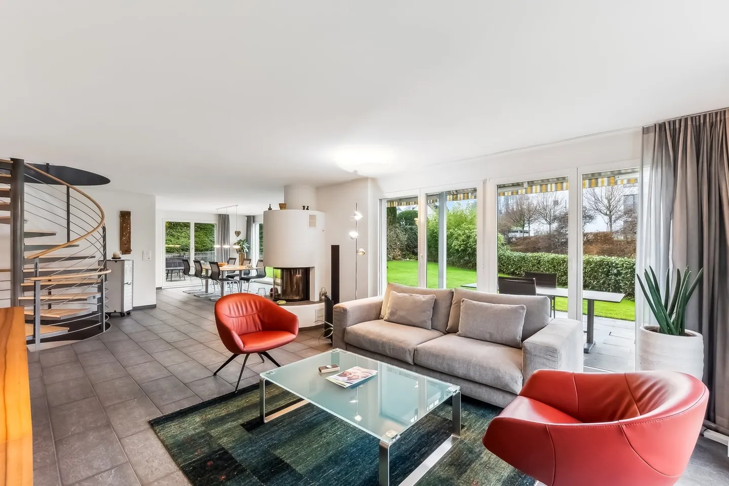 Light-flooded 5 ½ room single-family house for well-being - Photo 2 of 13