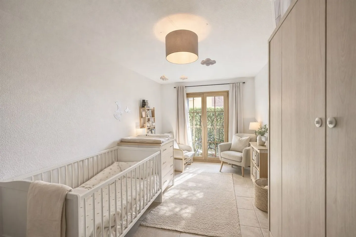 Bel appartement de 4,5 pièces avec grand jardin privé - Photo 5 sur 8