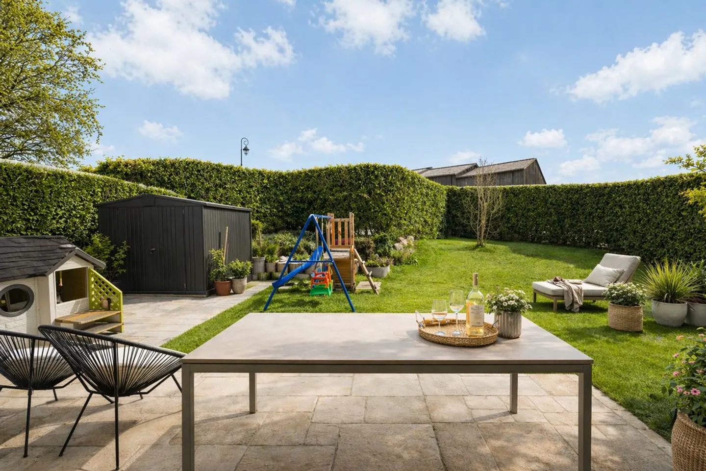 Bel appartement de 4,5 pièces avec grand jardin privé - Photo 1 sur 8