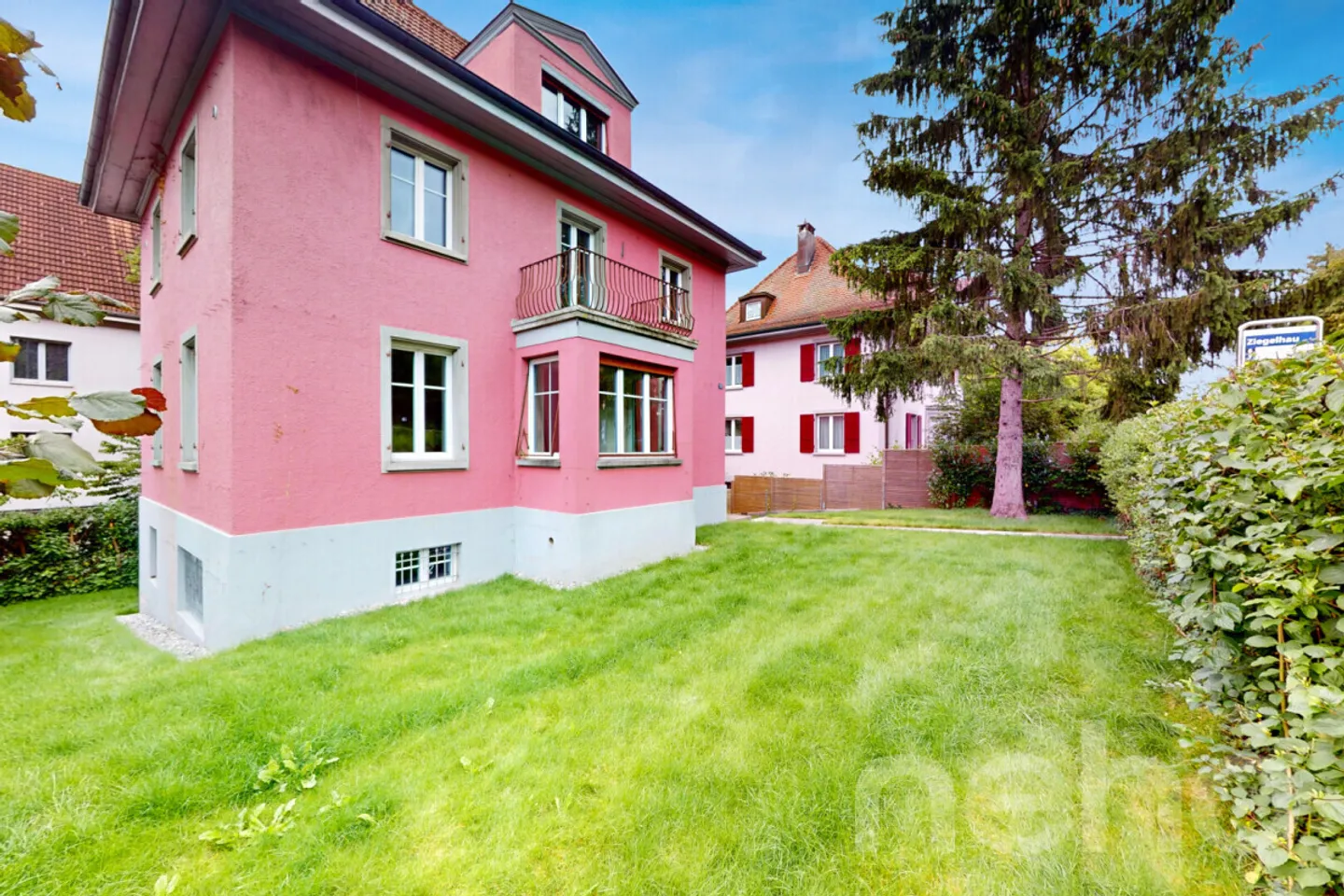 Spacious Single-Family Home with 7.5 Rooms in Baden - Photo 2 of 12